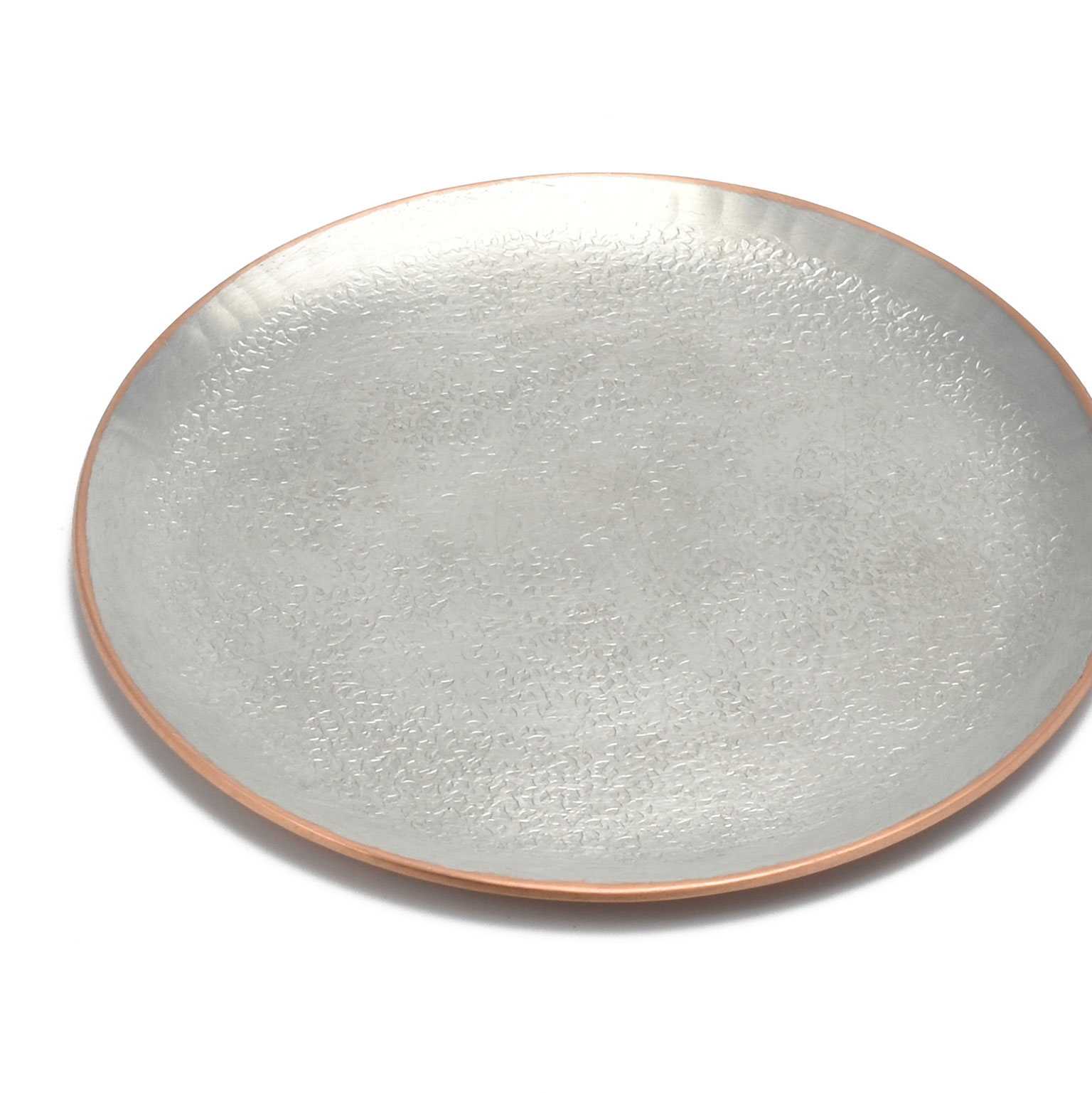 重厚さが有り大変趣の有るお皿で御座います。　　20万位だとお聞き致しました。 重厚さが有り大変趣の有るお皿で御座います。 20万位