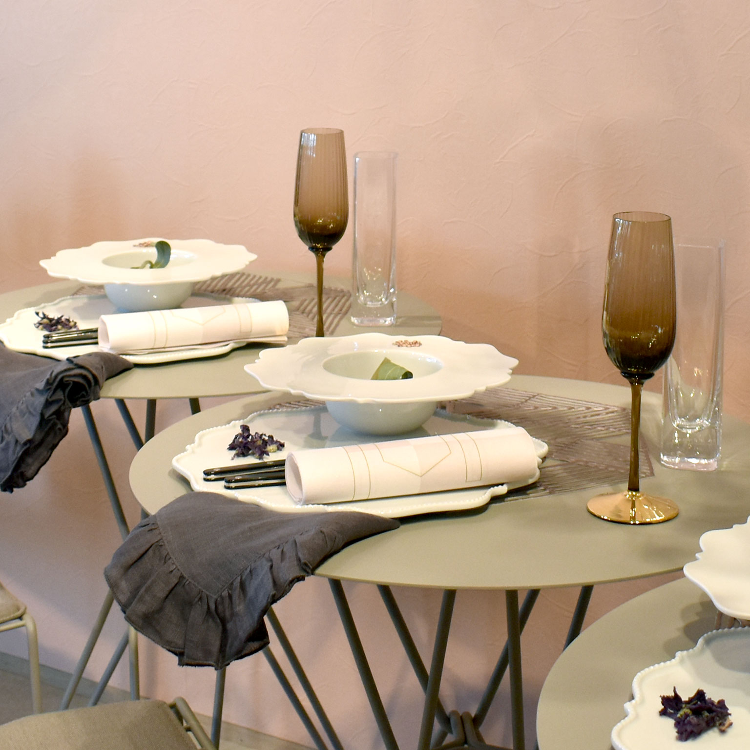 かるみあ　ドイツ製 ライヒェンバッハ Reichenbach 薔薇デミタス かるみあ様専用 ドイツ製 ライヒェンバッハ Reichenbach 薔薇