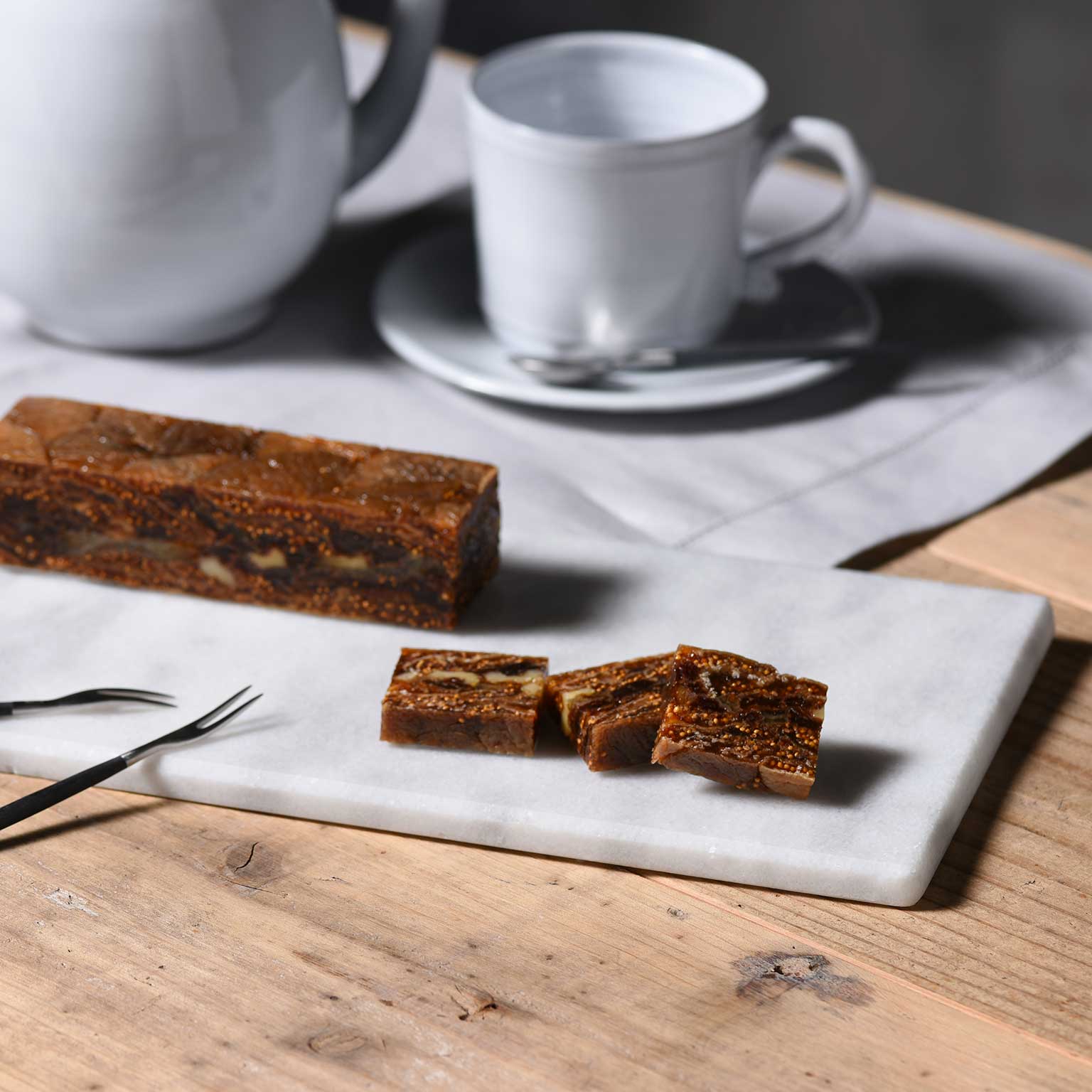 STONED（ストーンド）ストーンボード ホワイト | LIVING MOTIF