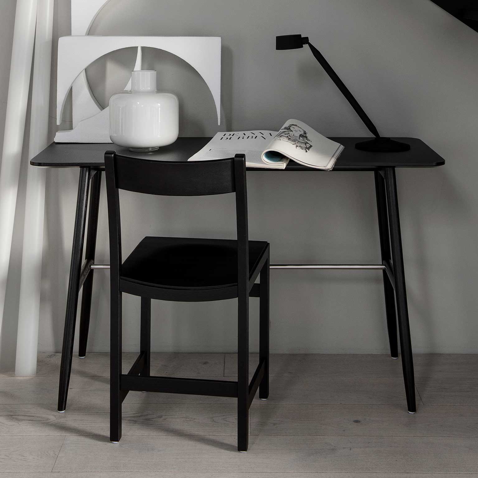 ヨーロッパ風  アイニデスク☆値下げします☆ MASSPRODUCTIONS（マスプロダクションズ ）Icha デスク | LIVING MOTIF