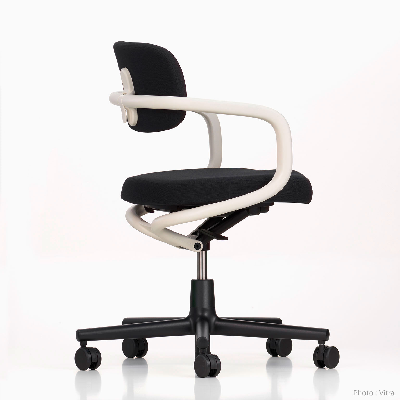 Vitra（ヴィトラ）Allstar ワークチェア | LIVING MOTIF｜家具・インテリアセレクトショップ