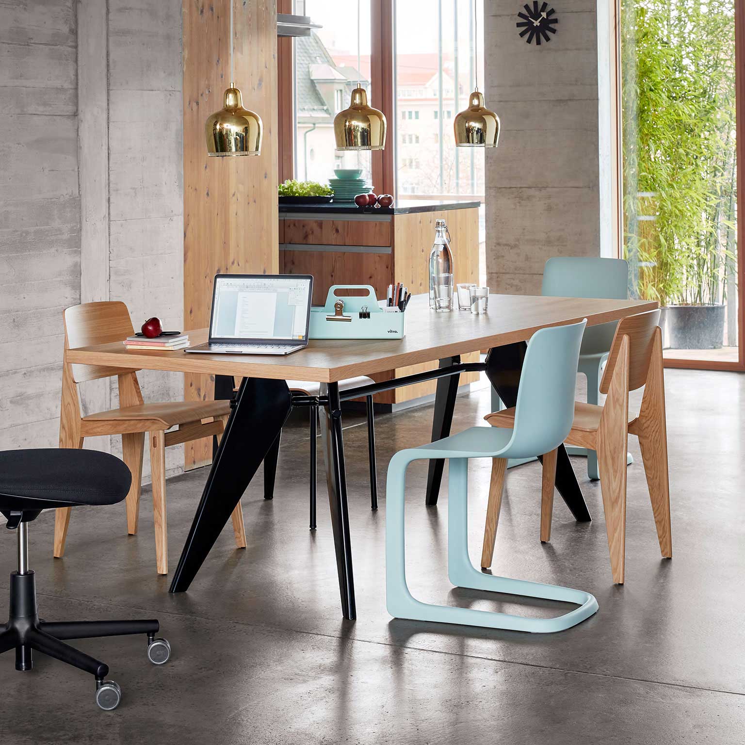 Vitra（ヴィトラ）EVO-C チェア | LIVING MOTIF｜家具・インテリア