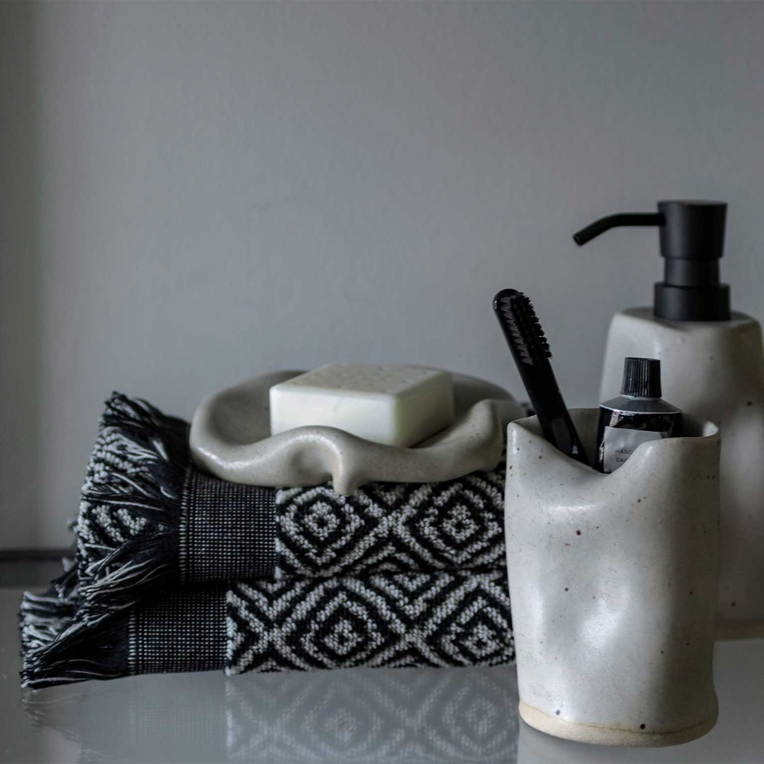 Mette Ditmer/メッテ ディトマー/トレイ/歯ブラシホルダー/セット Mette Ditmer/メッテ ディトマー/トレイ/歯ブラシホルダー/セット