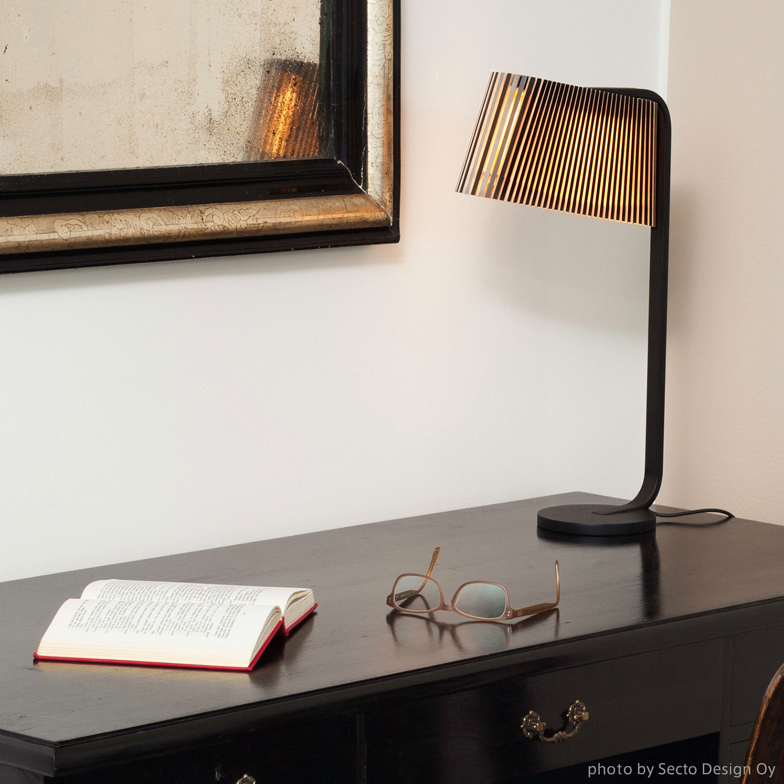 Secto Design（セクト デザイン）Owalo 7020 テーブルランプ | LIVING