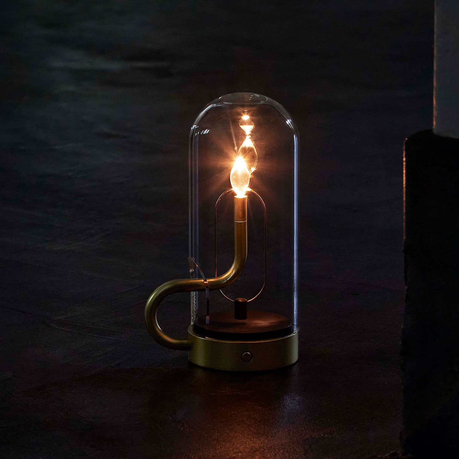 Ambientec （アンビエンテック）hymn ポータブルランプ | LIVING MOTIF  