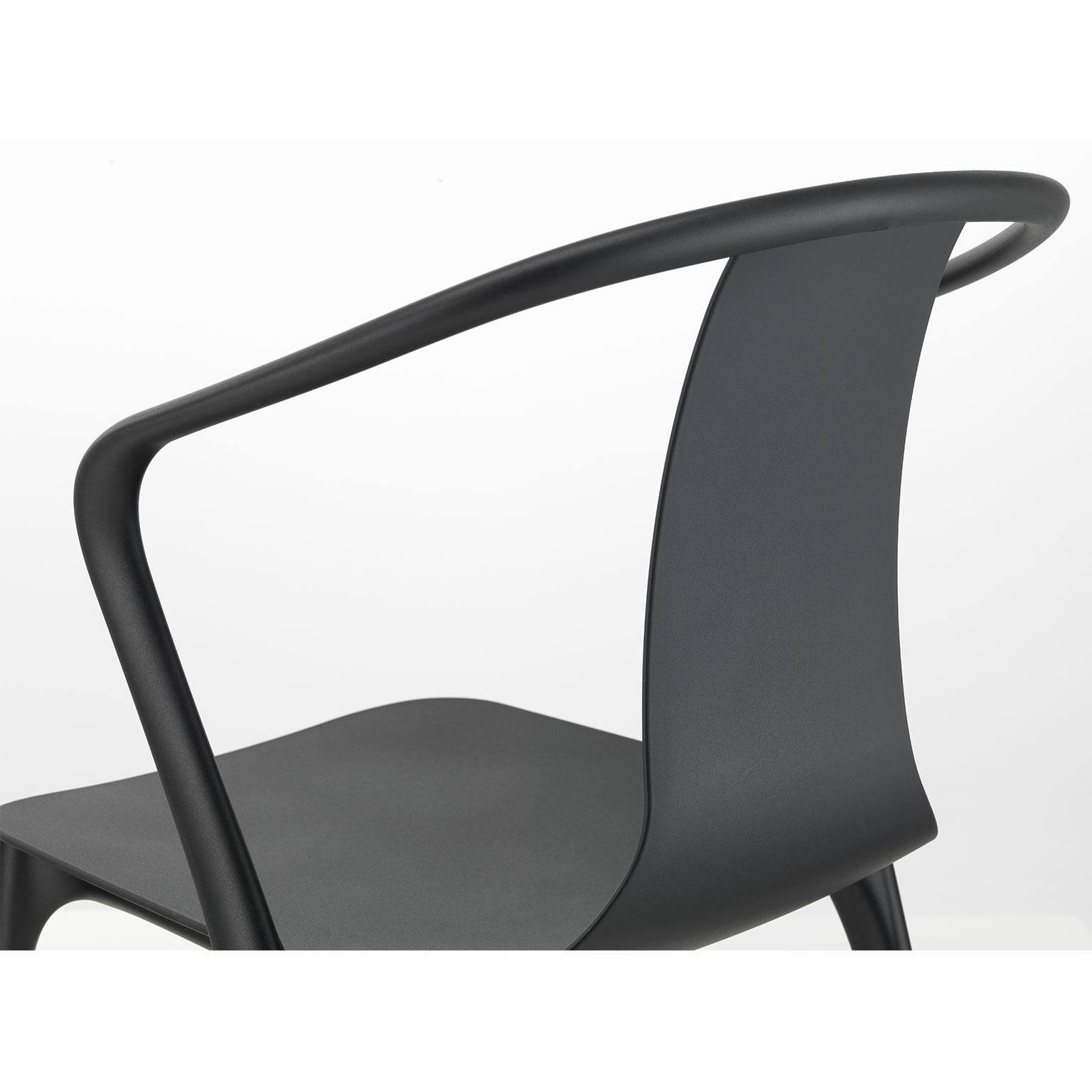 Vitra(ヴィトラ)Belleville アームチェア ブラック [取寄せ商品 Vitra(ヴィトラ)Belleville アームチェア ブラック [取寄せ商品