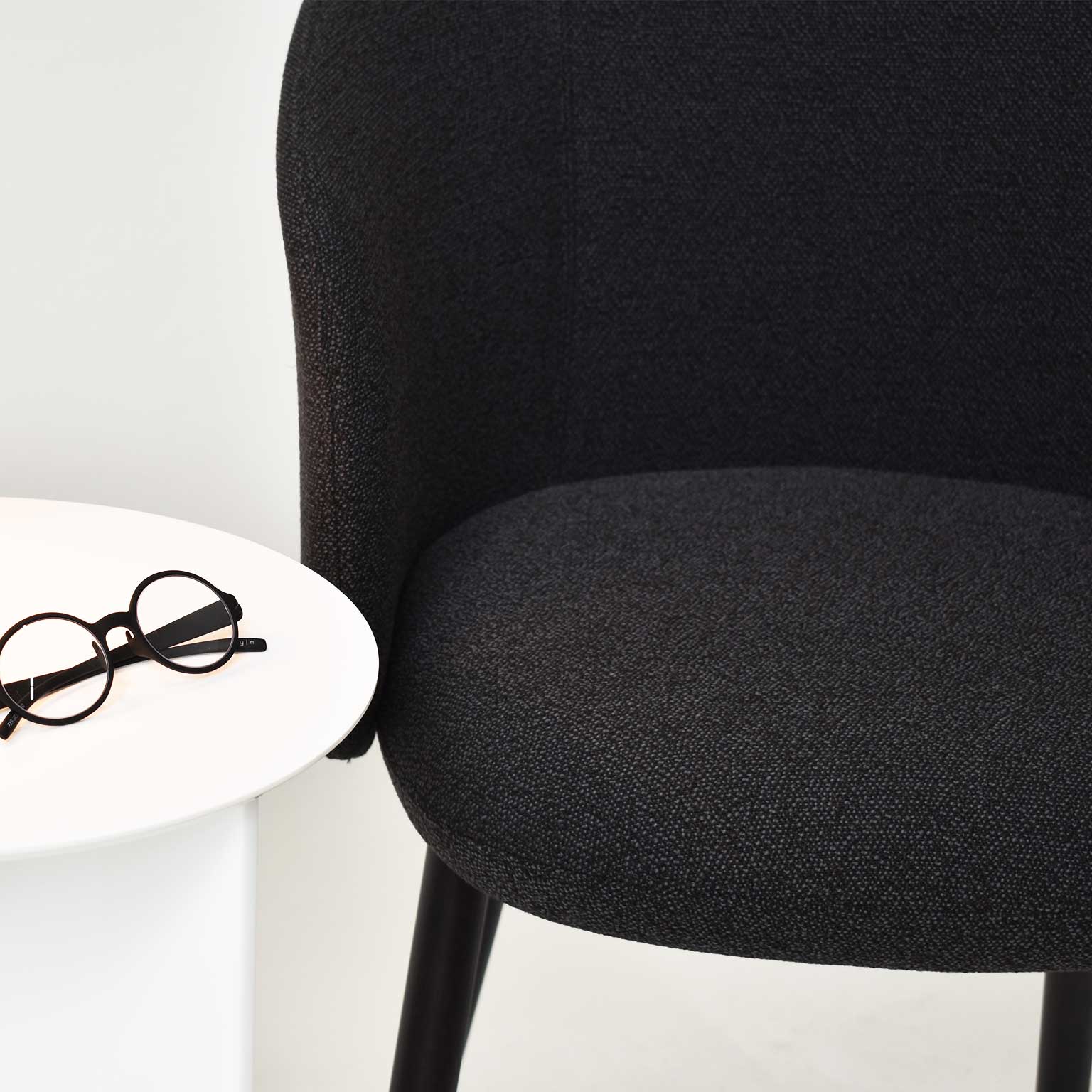 Vitra（ヴィトラ）Mikado アームチェア ブラック [取寄せ商品