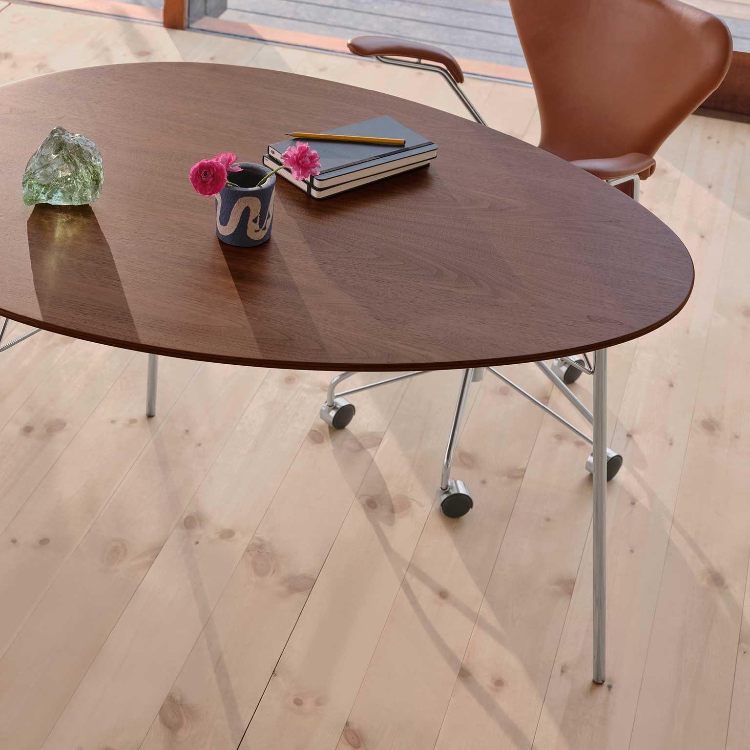 FRITZ HANSEN（フリッツ・ハンセン）EGG テーブル ウォールナット