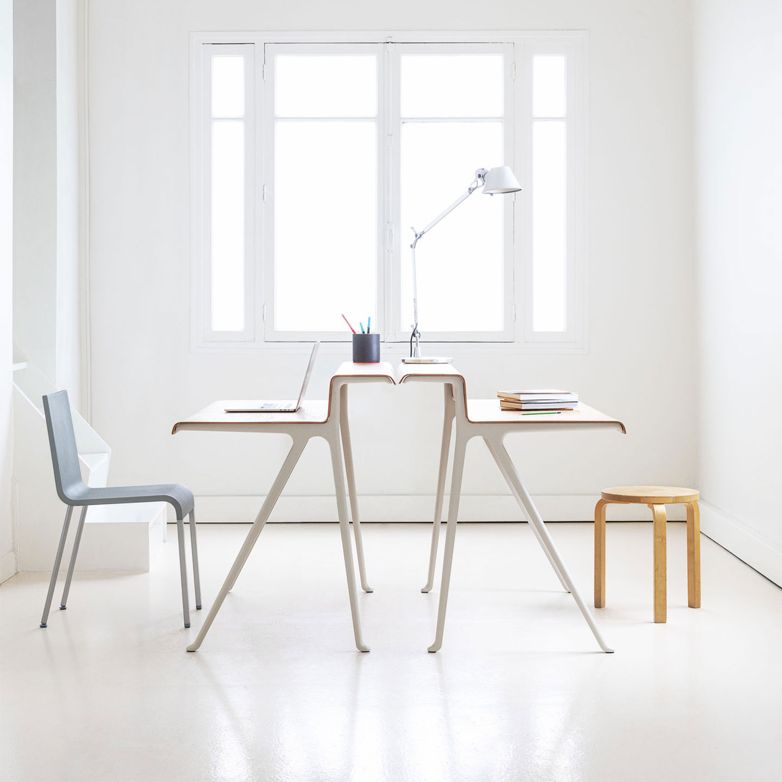 Vitra（ヴィトラ）Courier デスク ナチュラルオークトップ / チョーク