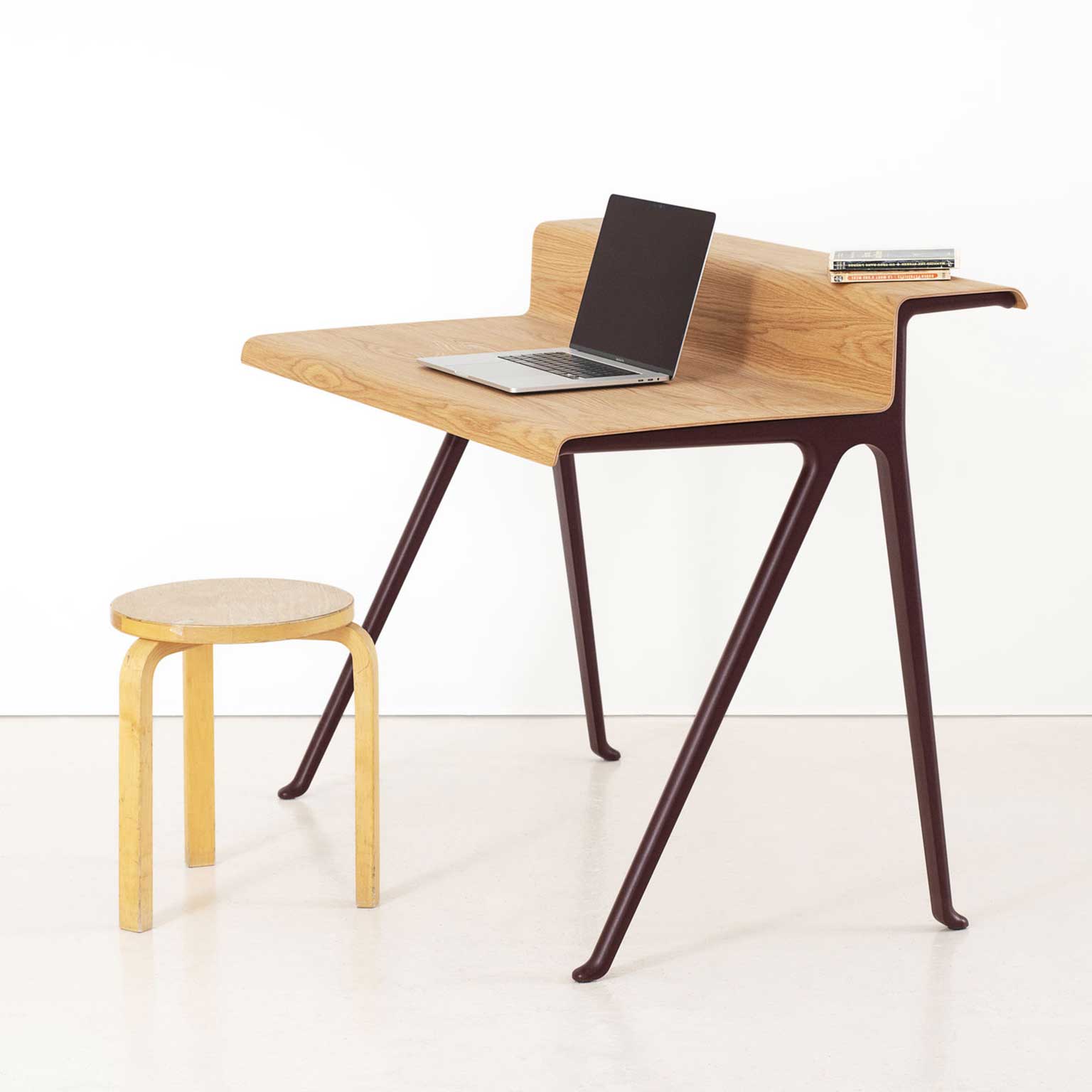 made in france \" vivel \" オーダーデスク Vitra（ヴィトラ）Courier デスク ナチュラルオークトップ