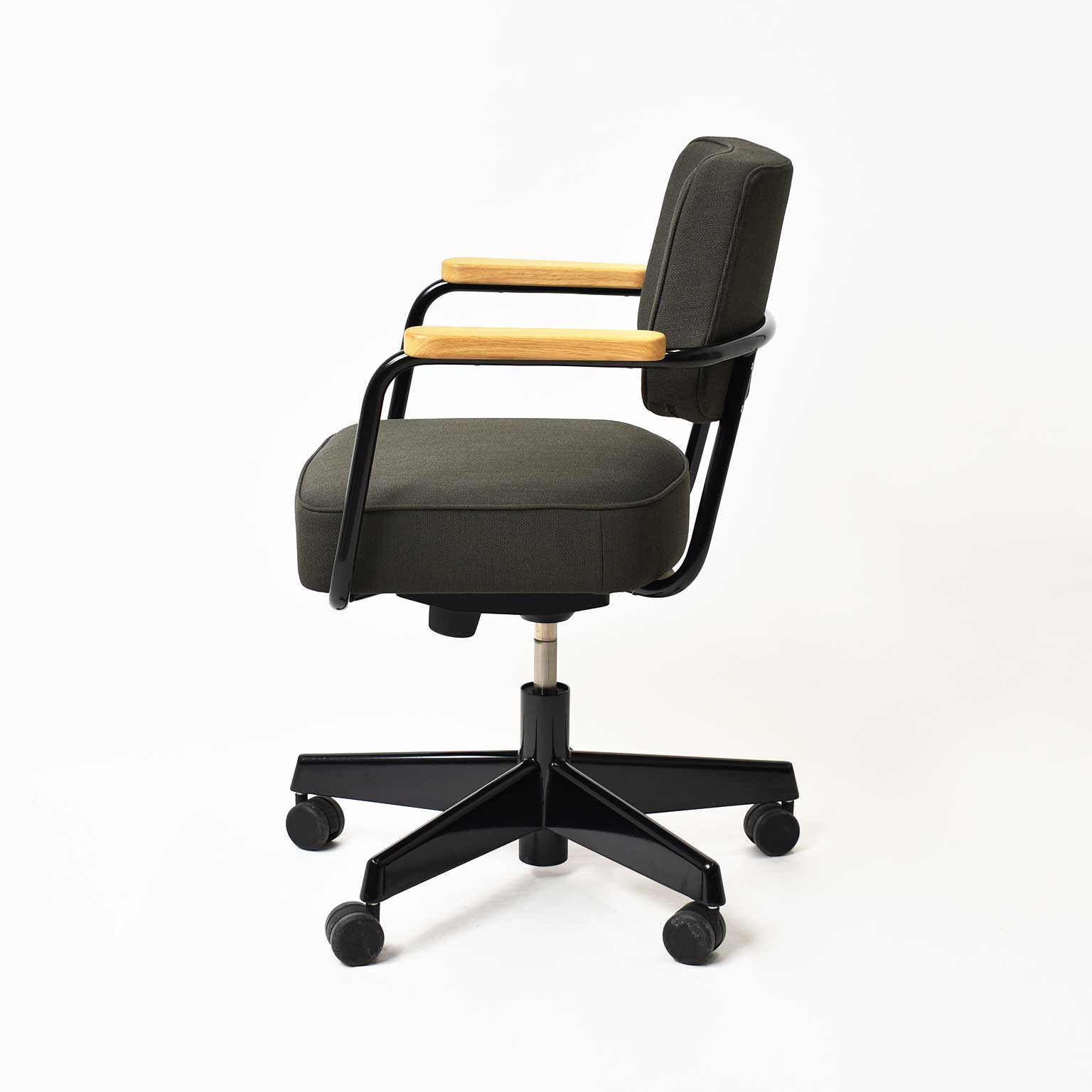 ★決算特価商品★ Vitra（ヴィトラ）Fauteuil [取寄せ チェア Pivotant Direction オフィス家具
