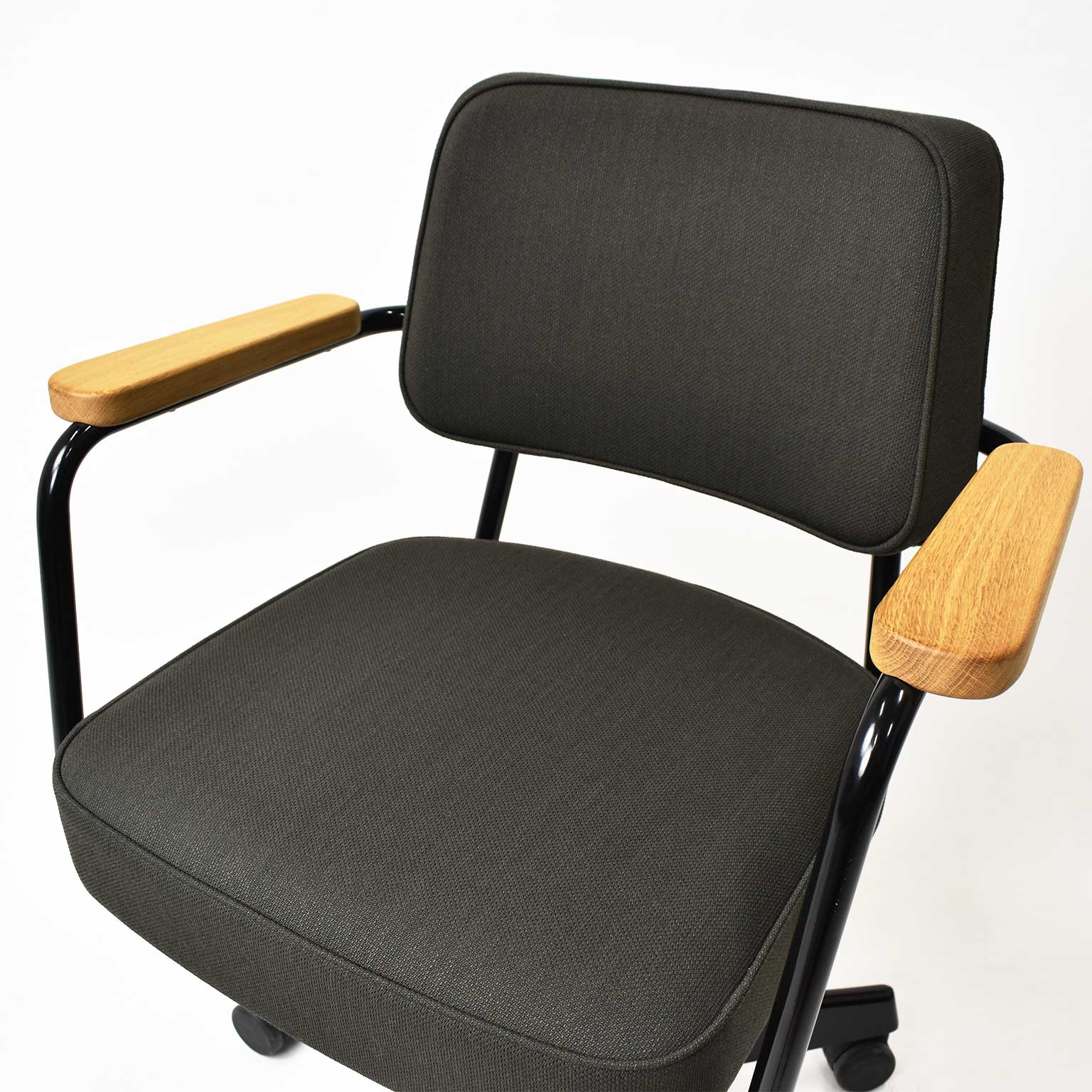 Vitra（ヴィトラ）Fauteuil Direction Pivotant チェア [取寄せ商品