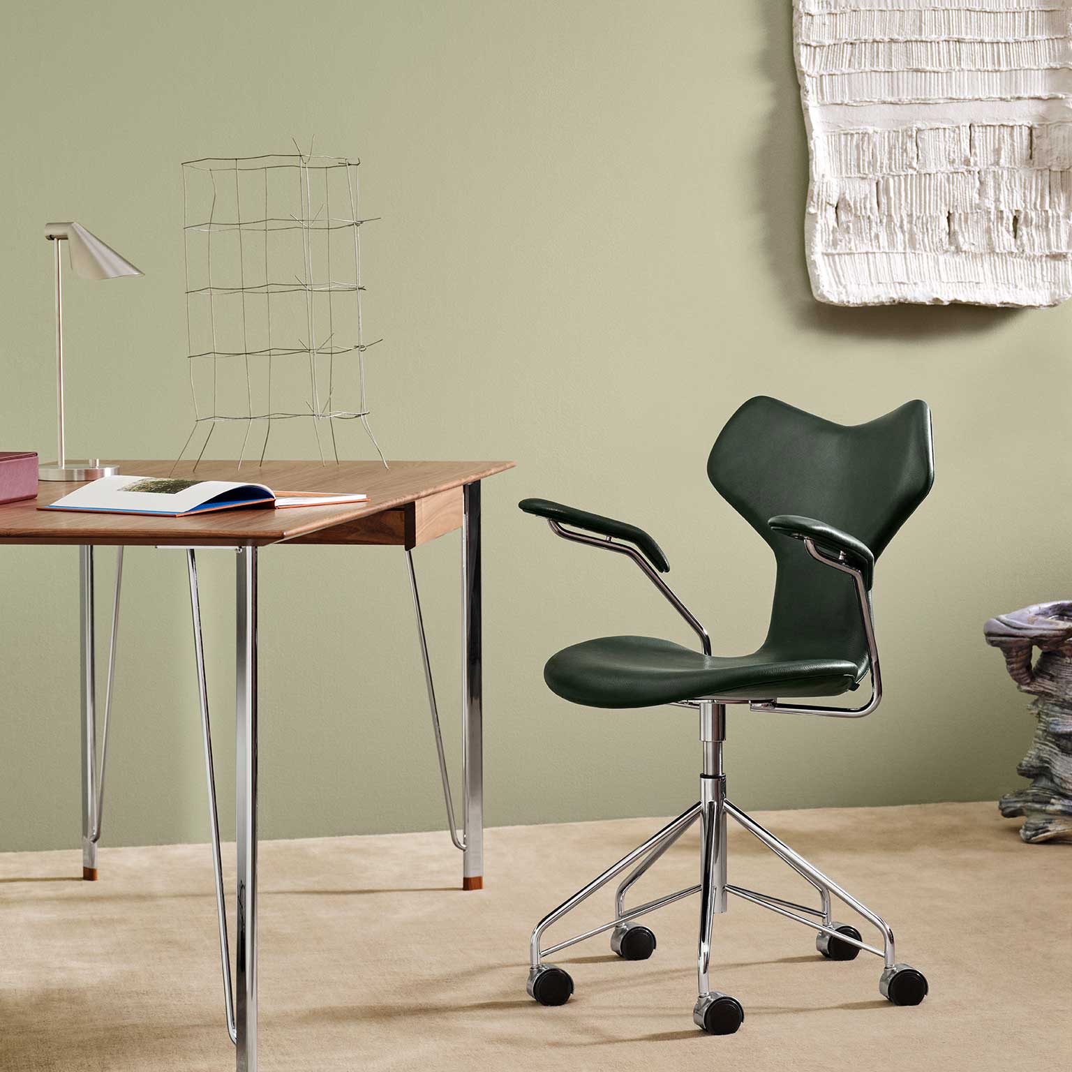 FRITZ HANSEN（フリッツ・ハンセン）3131グランプリチェア アーム付 