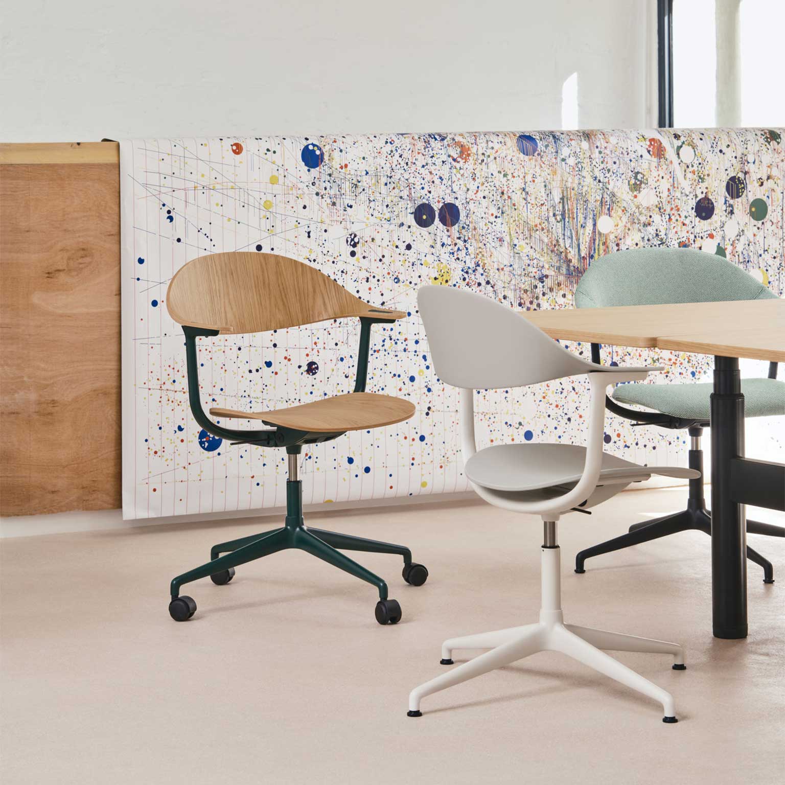 Vitra（ヴィトラ）Mynt ワークチェア オーク ディープブラック 4スター