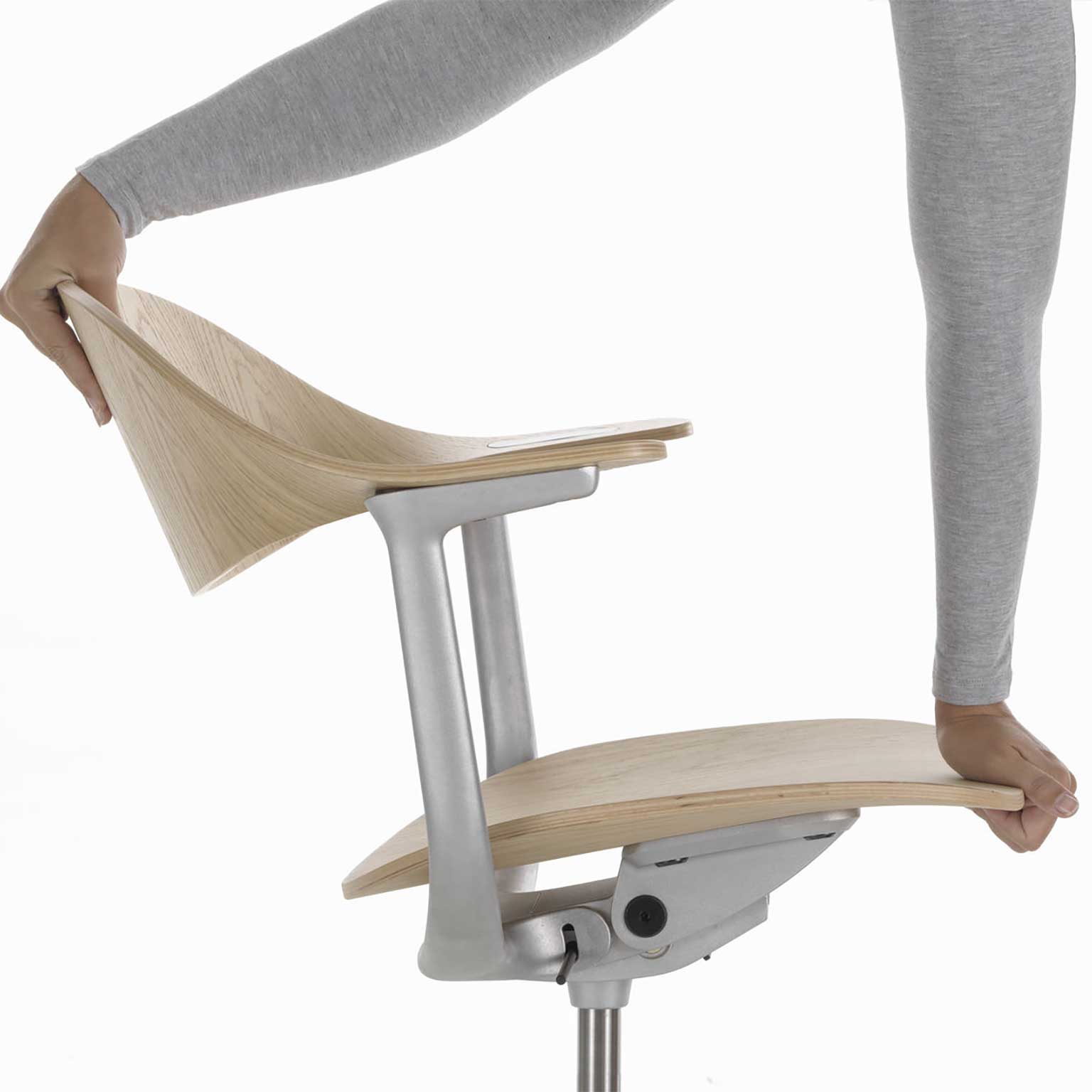 Vitra（ヴィトラ）Mynt ワークチェア オーク ディープブラック 4スター