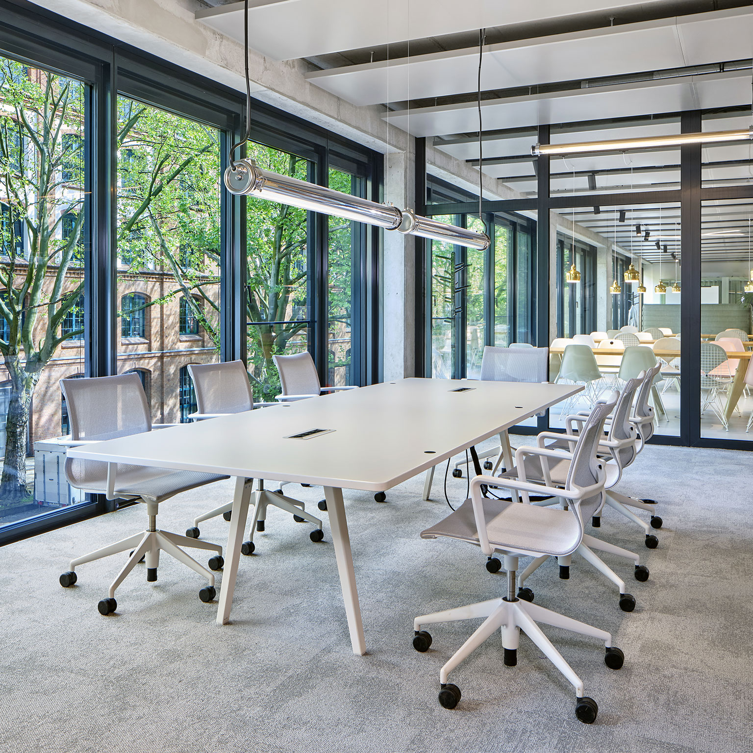 Vitra（ヴィトラ）Physix シルバー/ソフトグレーフレーム [取寄せ商品