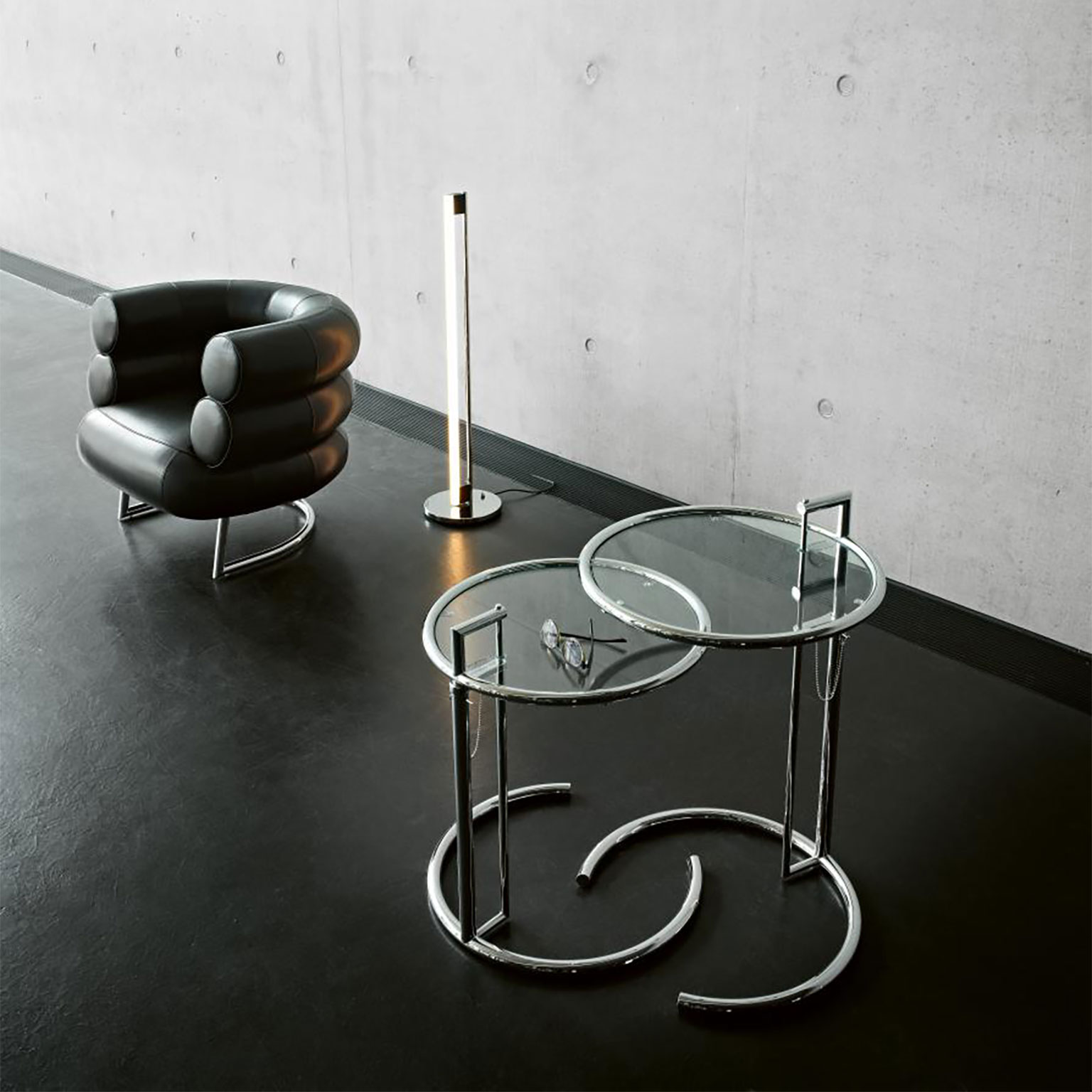 ClassiCon（クラシコン）アジャスタブルテーブル E1027 クローム仕上