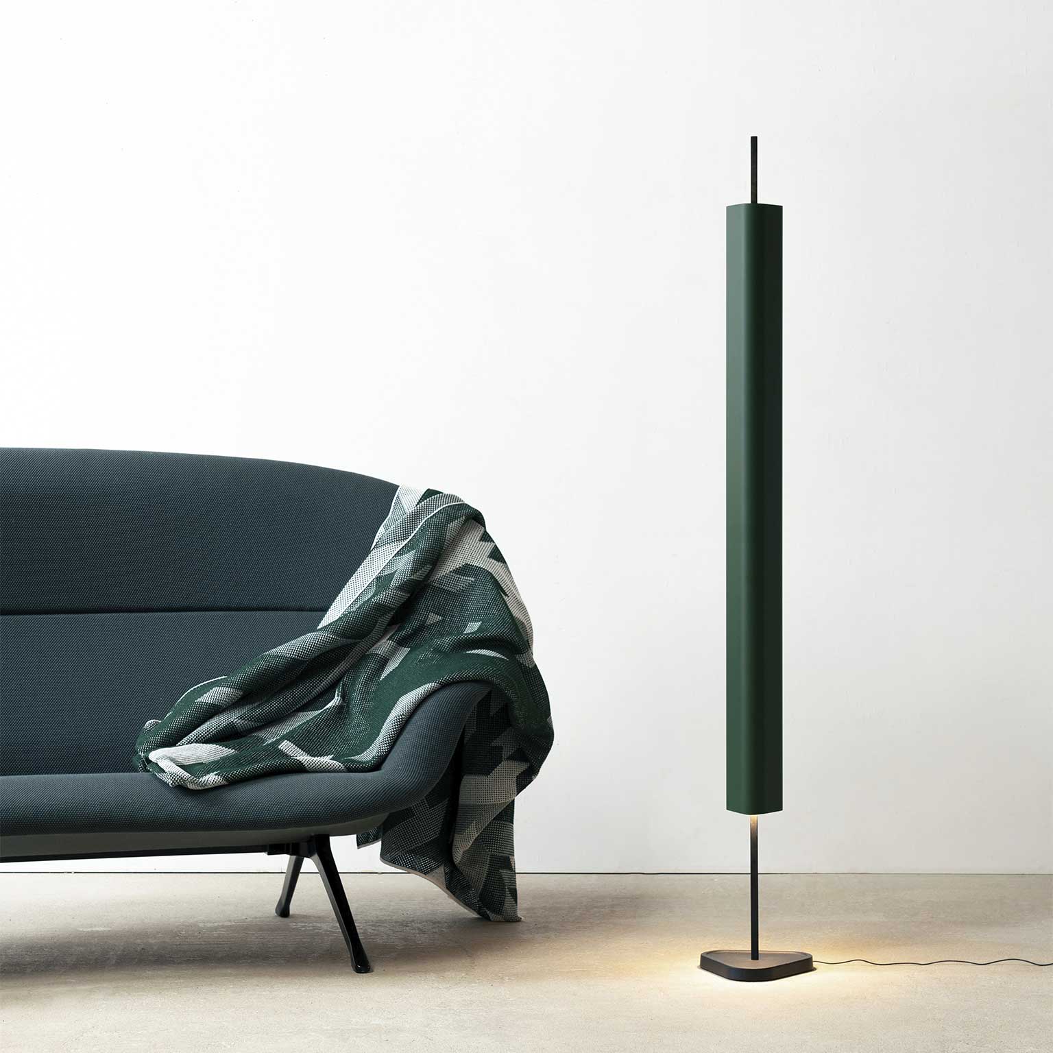 FLOS（フロス）EMI F フロアランプ Off White［取寄せ商品］ | LIVING