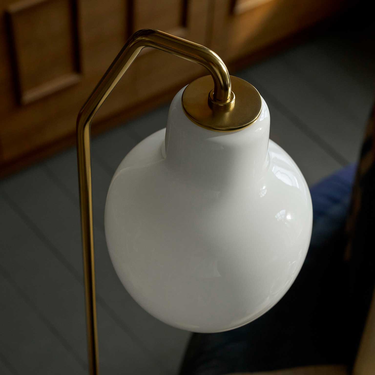 Louis Poulsen（ルイスポールセン）VL リングクラウン フロアランプ