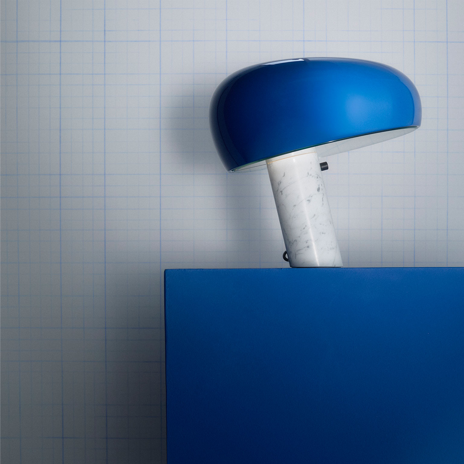 FLOS（フロス）SNOOPY テーブルランプ ネイビーブルー [取り寄せ商品