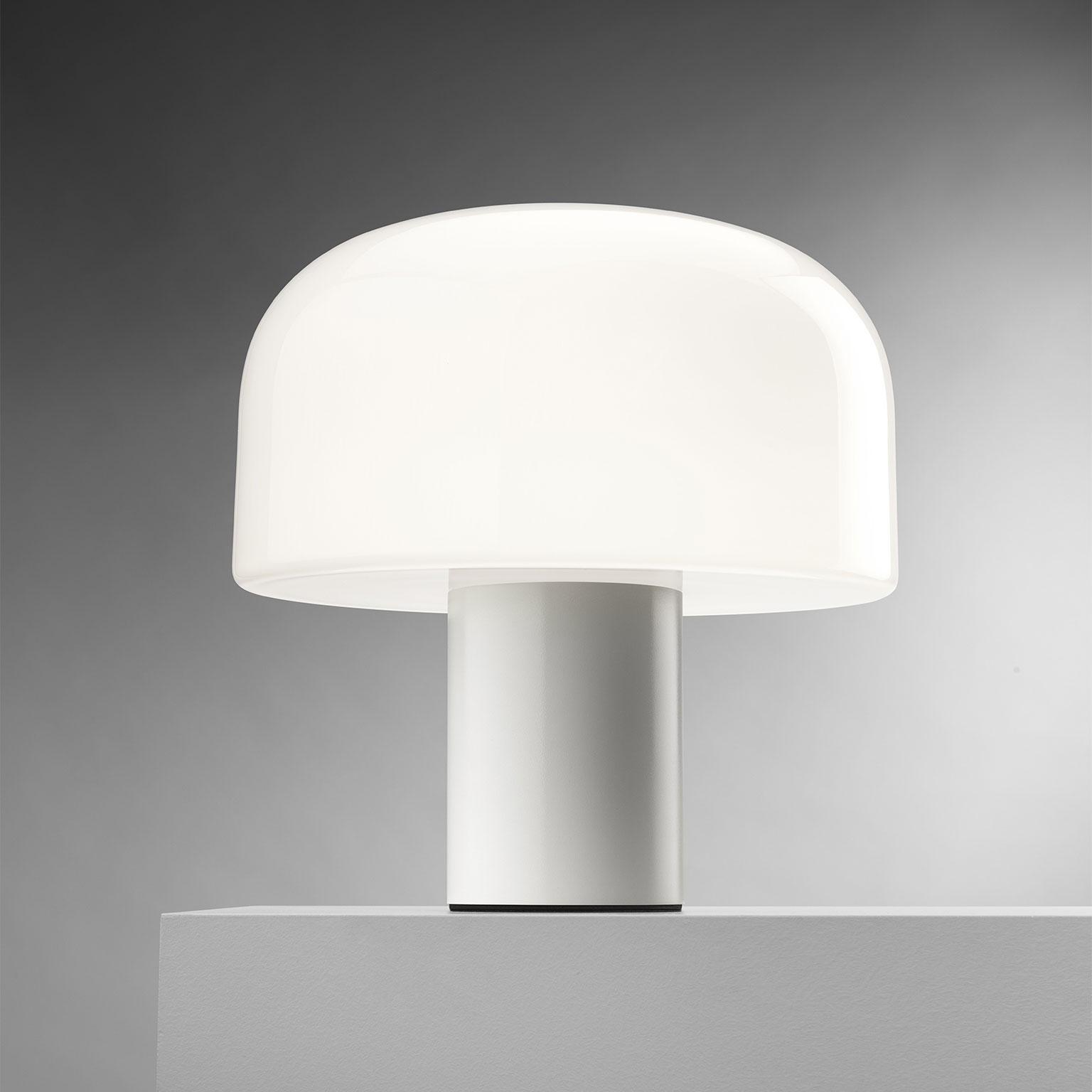 FLOS（フロス）Bellhop Glass T テーブルランプ White［取寄せ商品