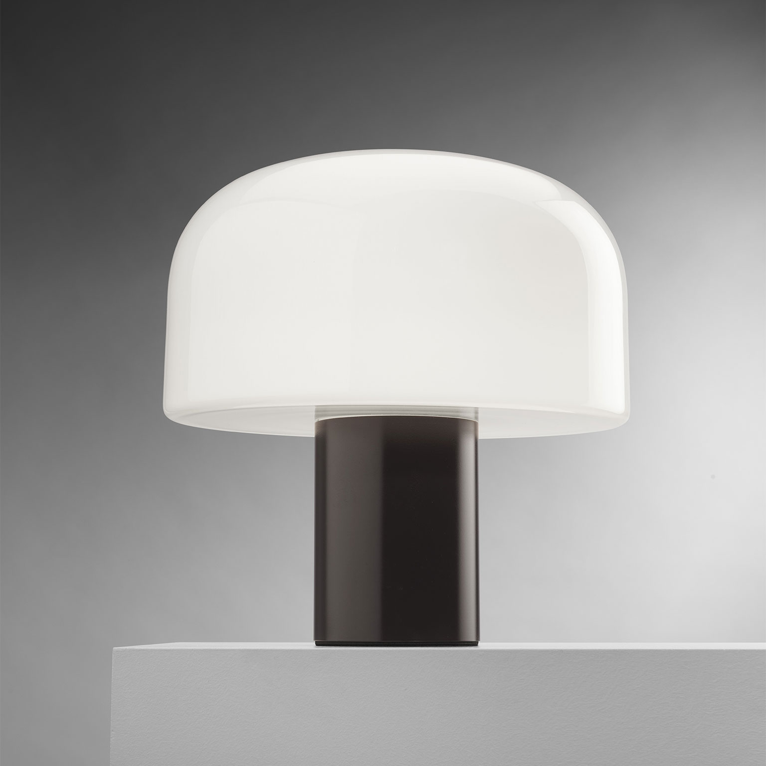 FLOS（フロス）Bellhop Glass T テーブルランプ Choko［取寄せ商品