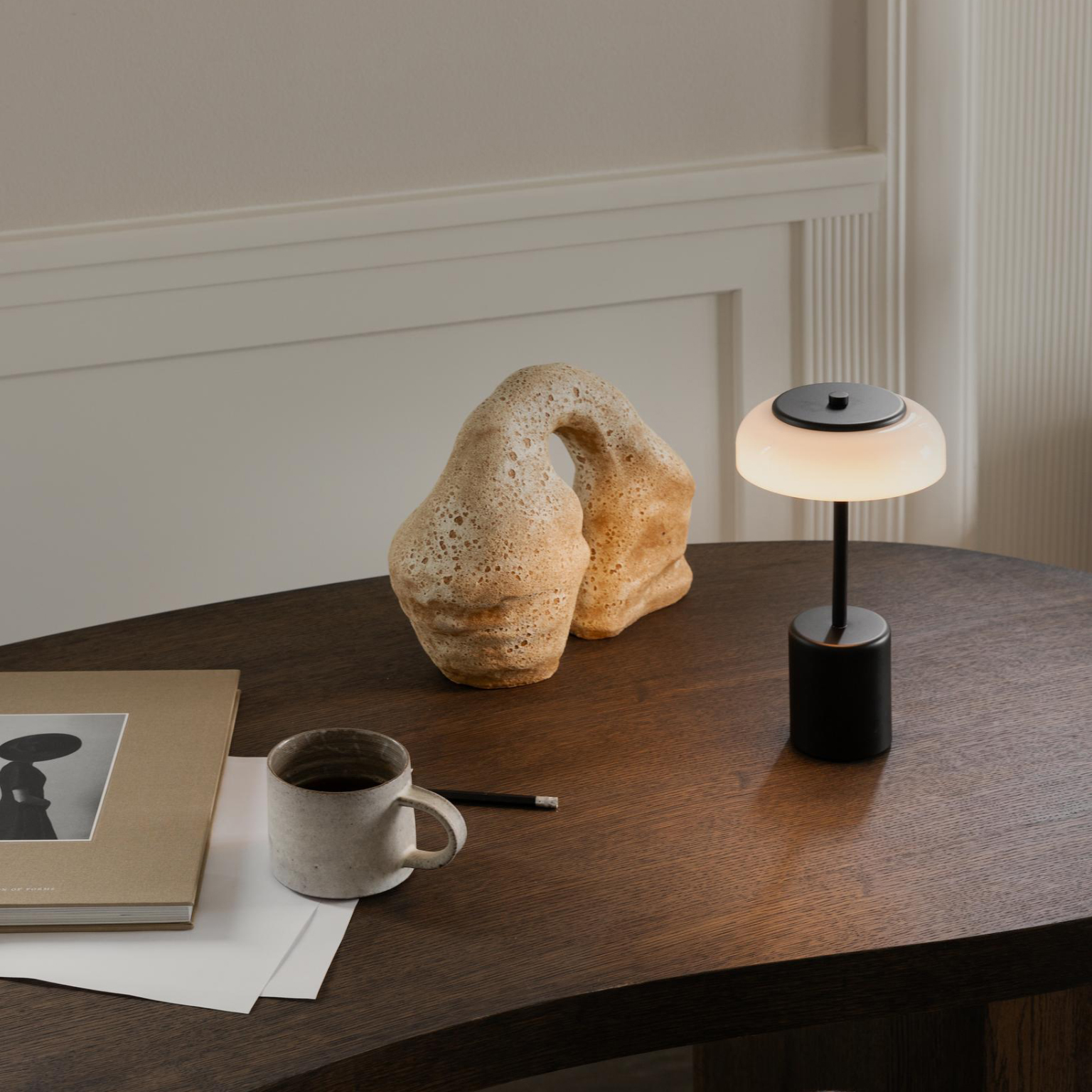 NUURA（ヌーラ）BLOSSI TABLE ミニポータブル BLACK［取寄せ商品