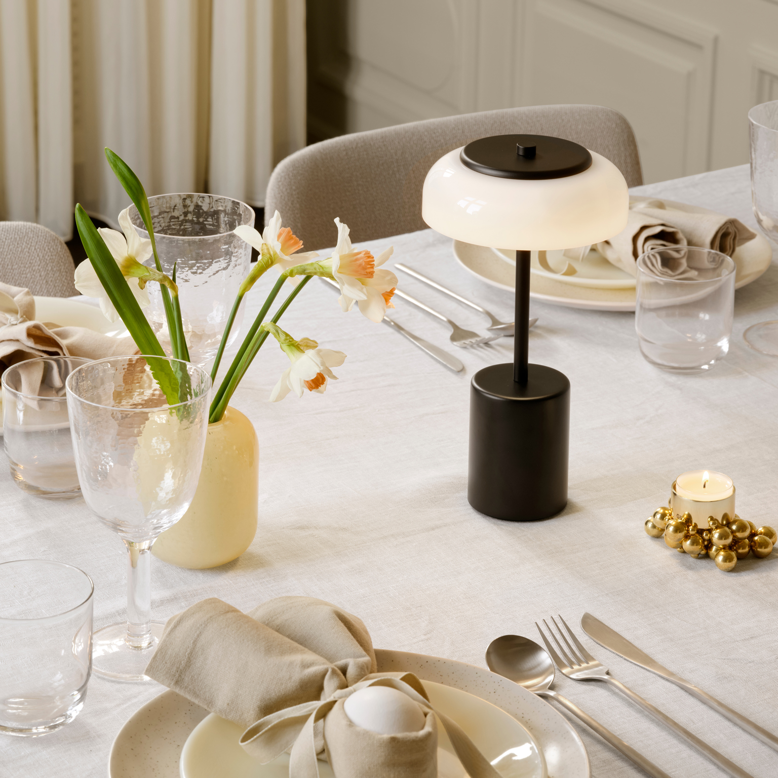 NUURA（ヌーラ）BLOSSI TABLE ミニポータブル BLACK［取寄せ商品