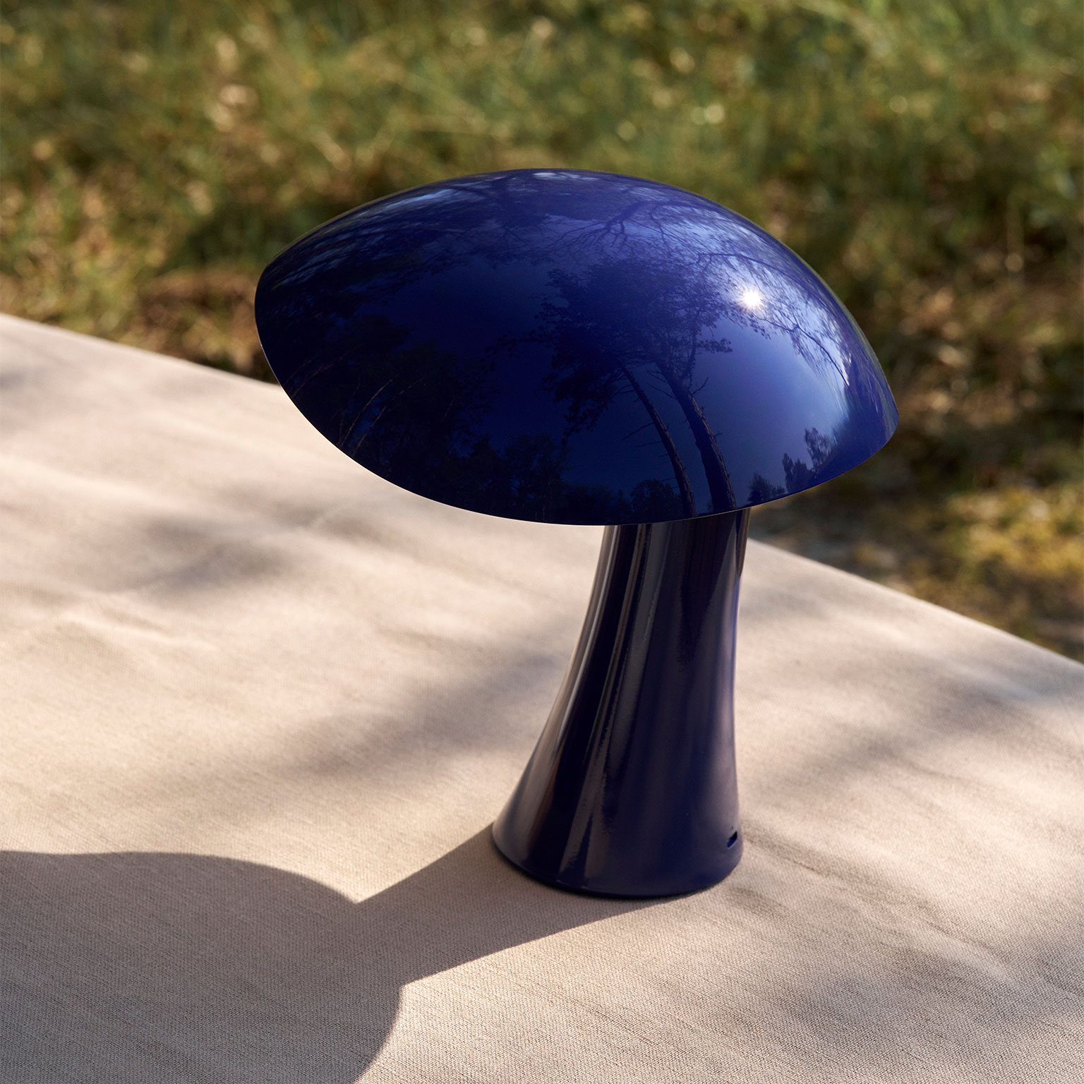 Louis Poulsen（ルイスポールセン）Rumee 220 ポータブル Night blue 