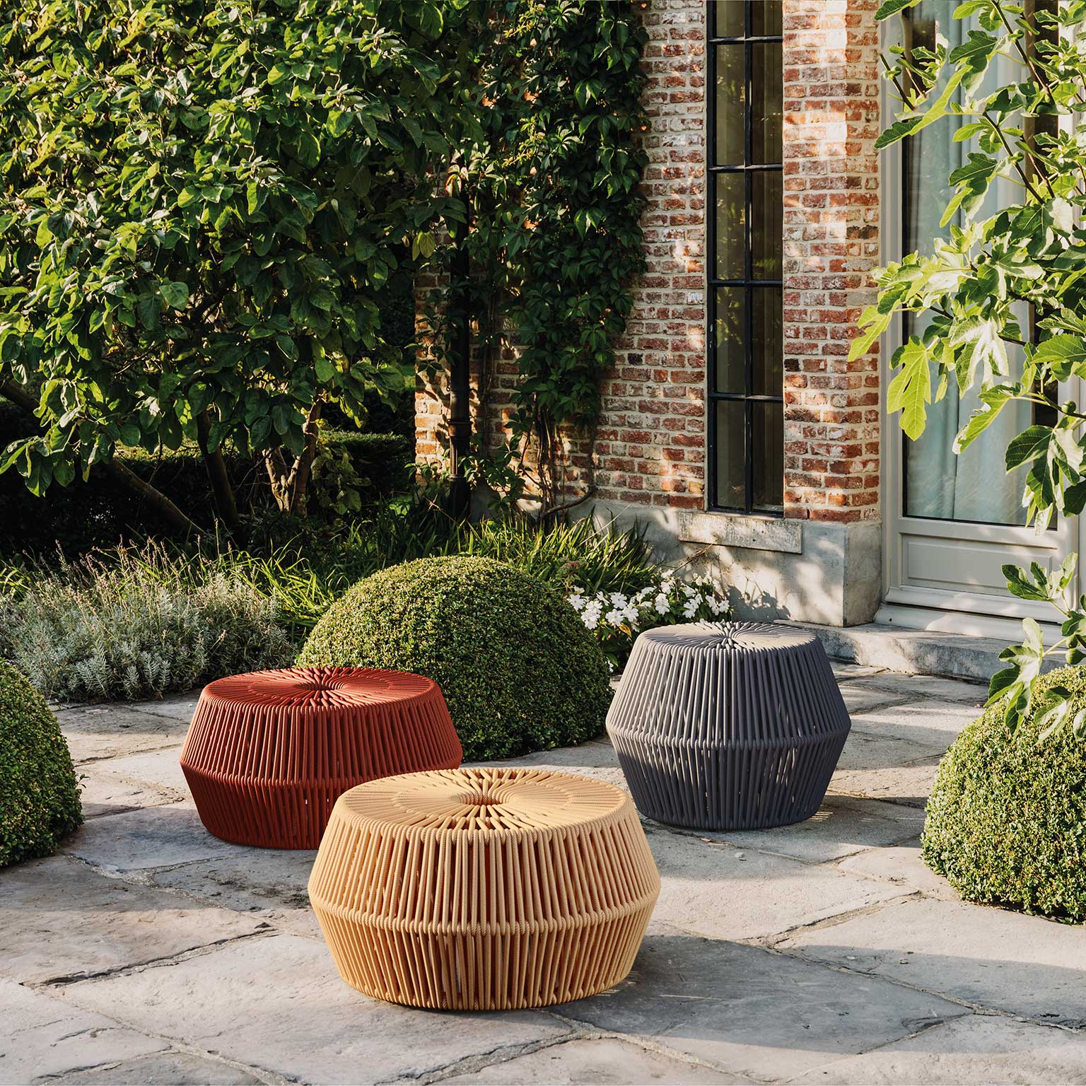 kettal（ケタル）Objects プーフ Basalt | LIVING MOTIF｜家具