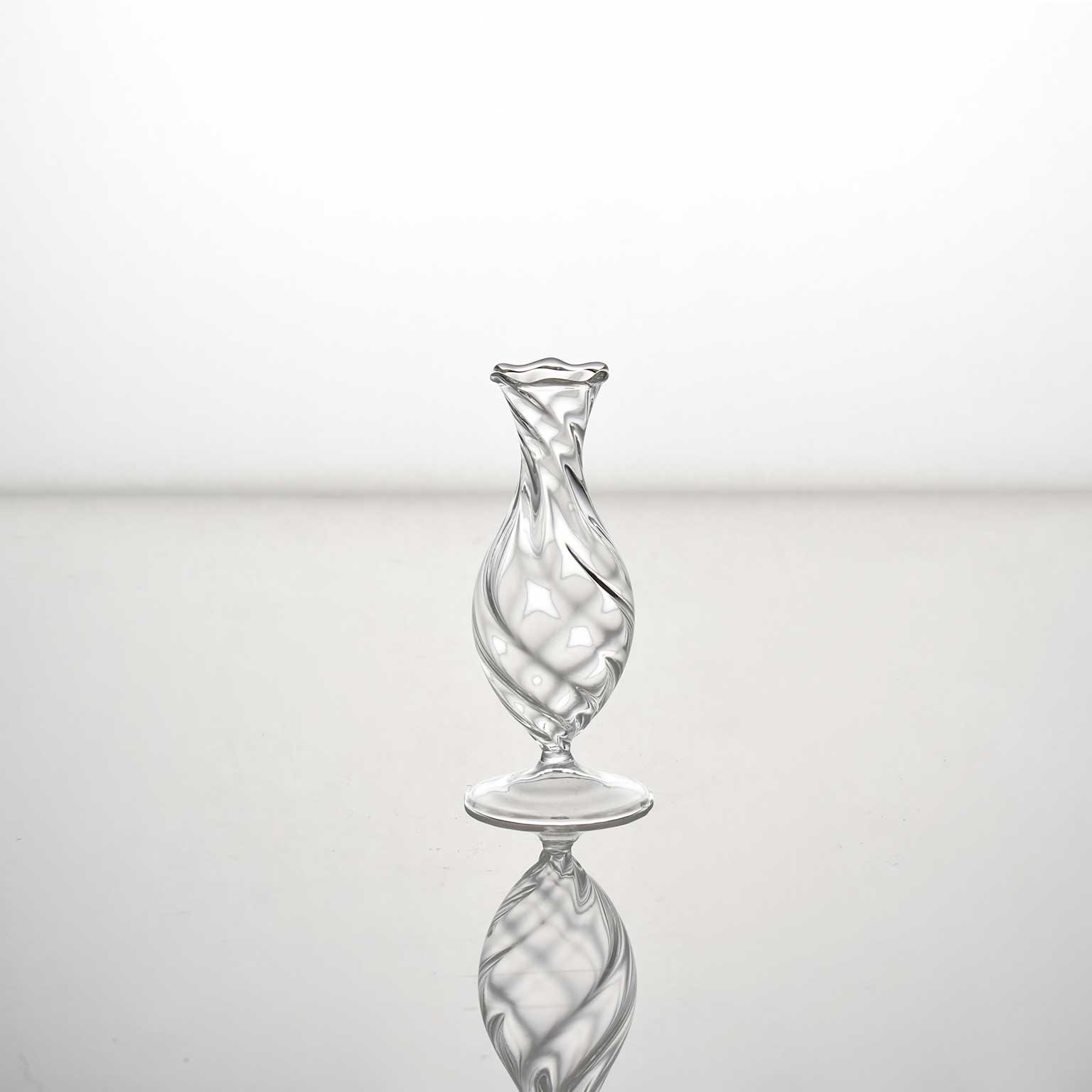 SHISHI（シシ）Swirl ベース H16 | LIVING MOTIF｜家具・インテリア