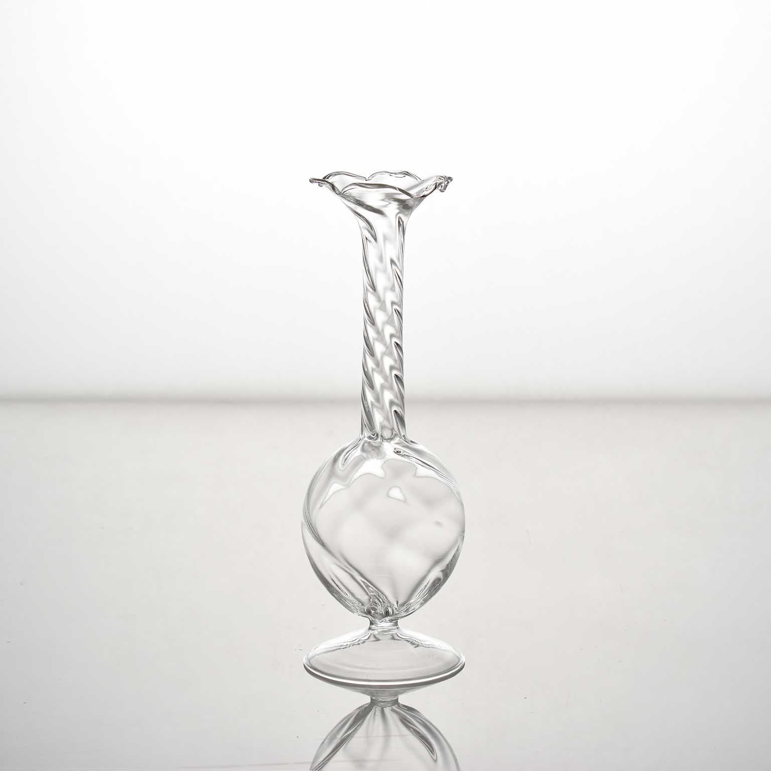 SHISHI（シシ）Swirl ベース H24 | LIVING MOTIF｜家具・インテリア