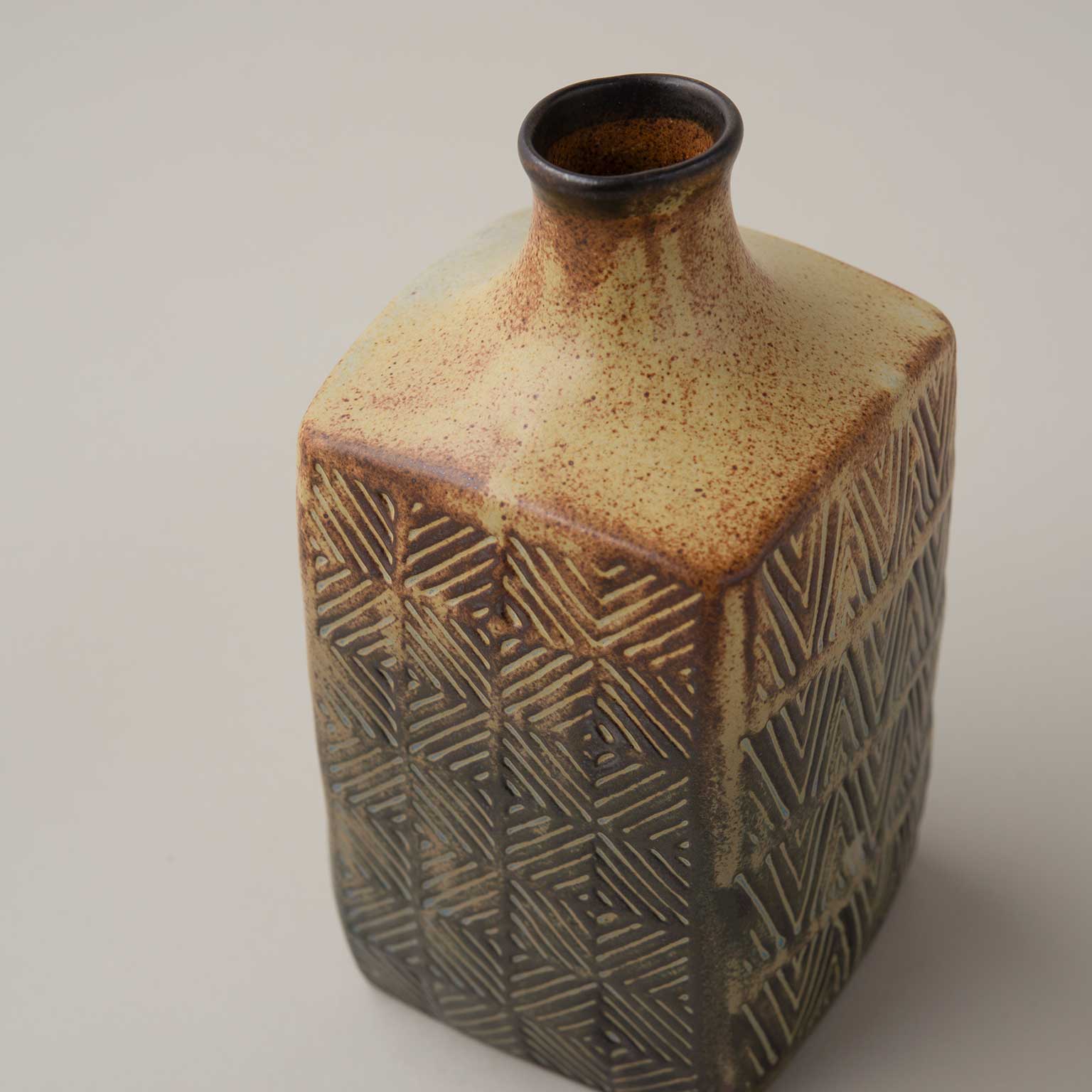 kashiwa（カシワ）フラワーベース Oblique pattern Quadrangular prism