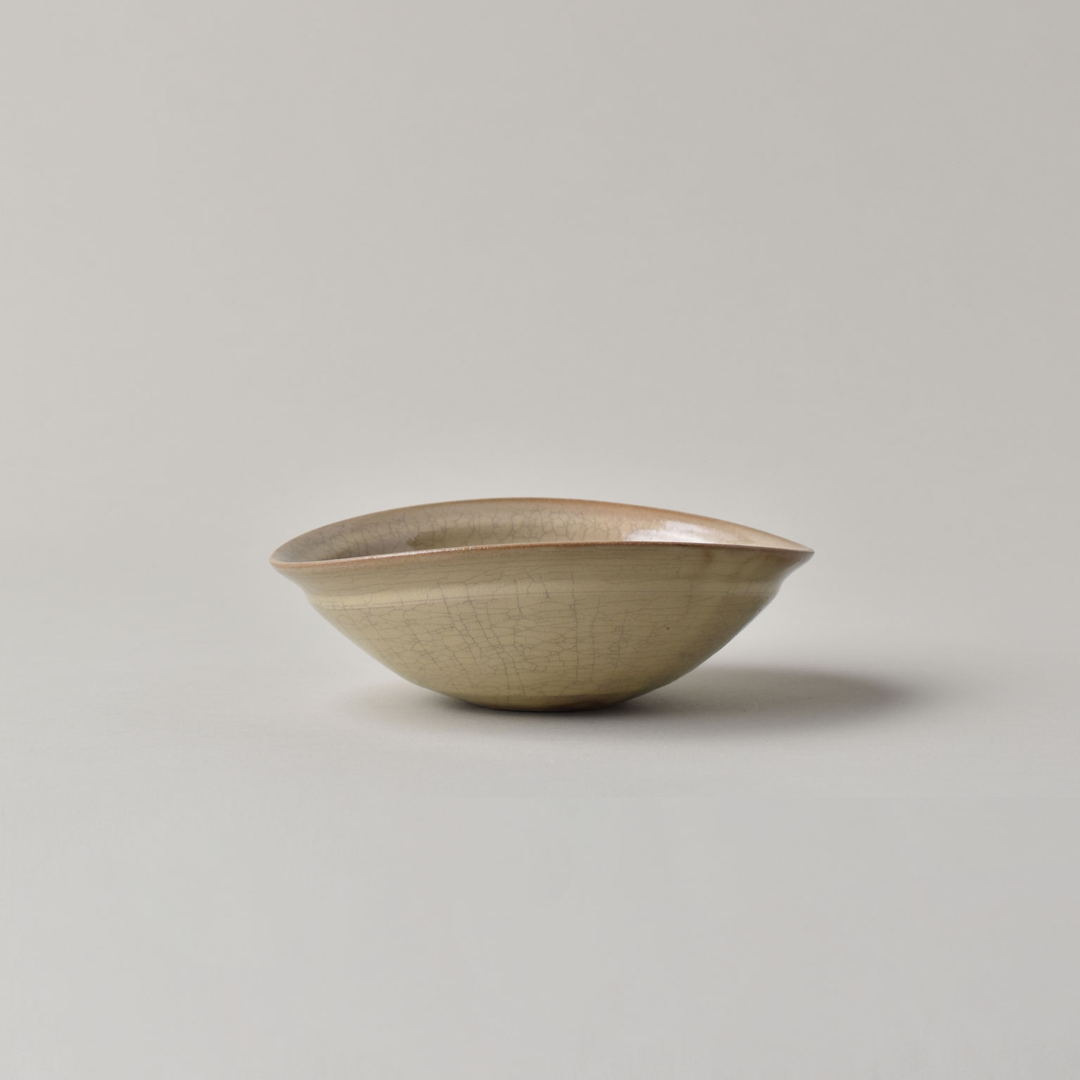 荒賀文成（アラガフミナリ）ヒビ粉引 5寸馬たらい鉢［販売期間