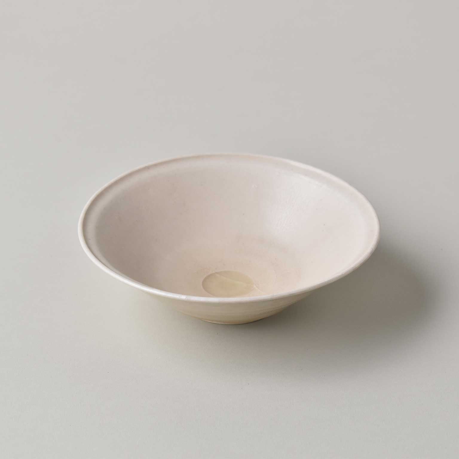 鈎一馬（マガリカズマ）白瓷6寸鉢［販売期間：9/19～10/21