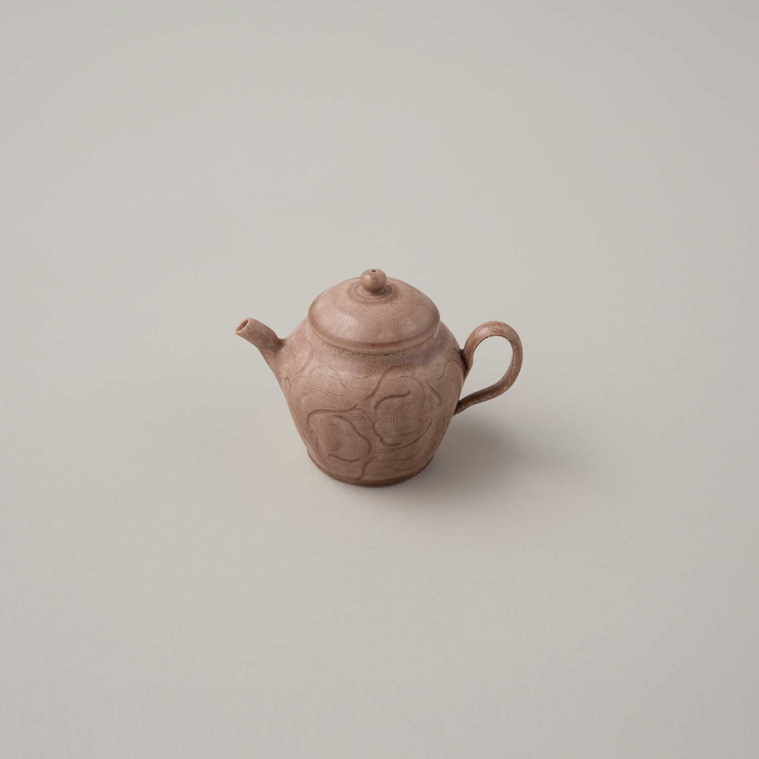 鈎一馬（マガリカズマ）紅瓷茶壷［販売期間：9/11～10/13］ | LIVING