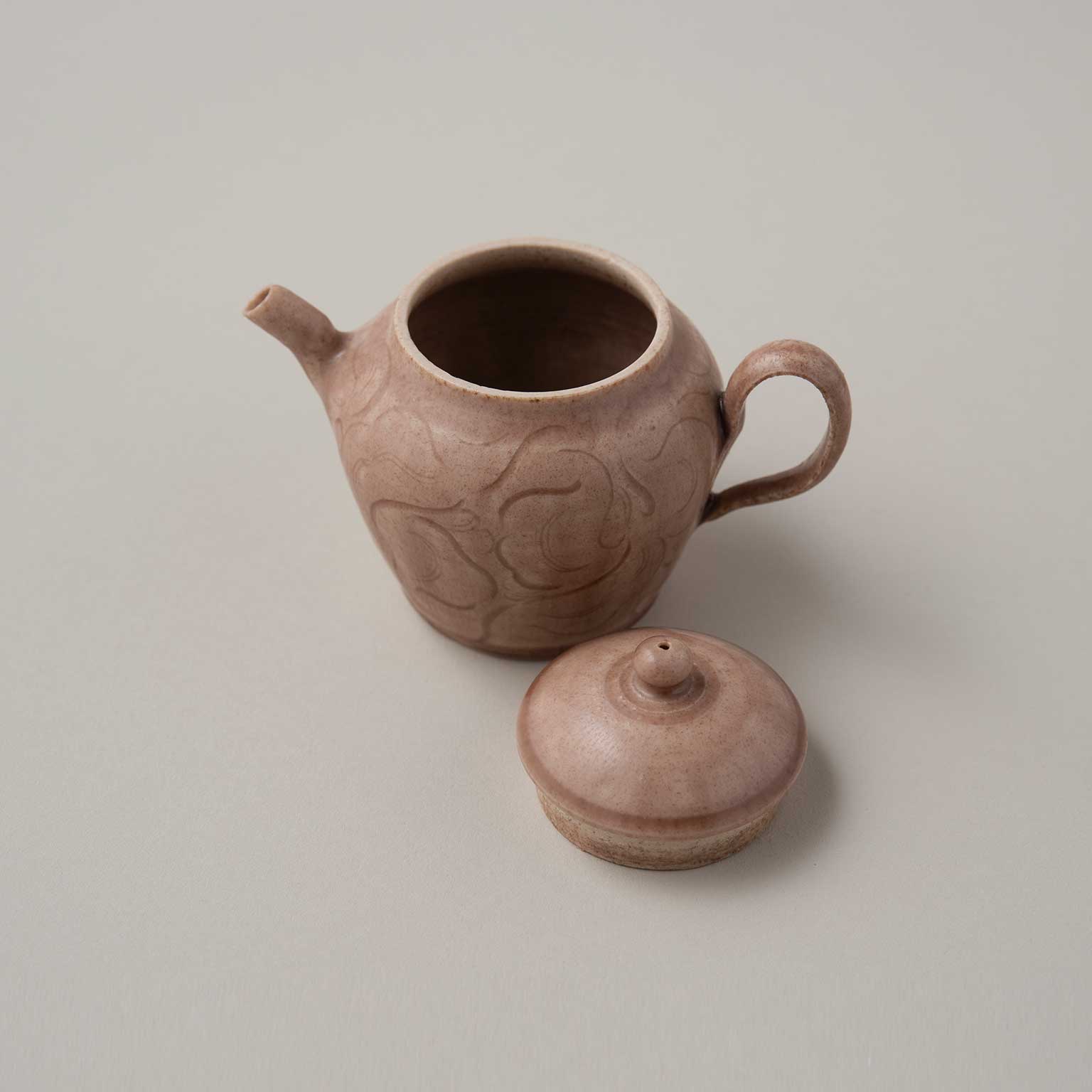 鈎一馬（マガリカズマ）紅瓷茶壷［販売期間：9/11～10/13］ | LIVING