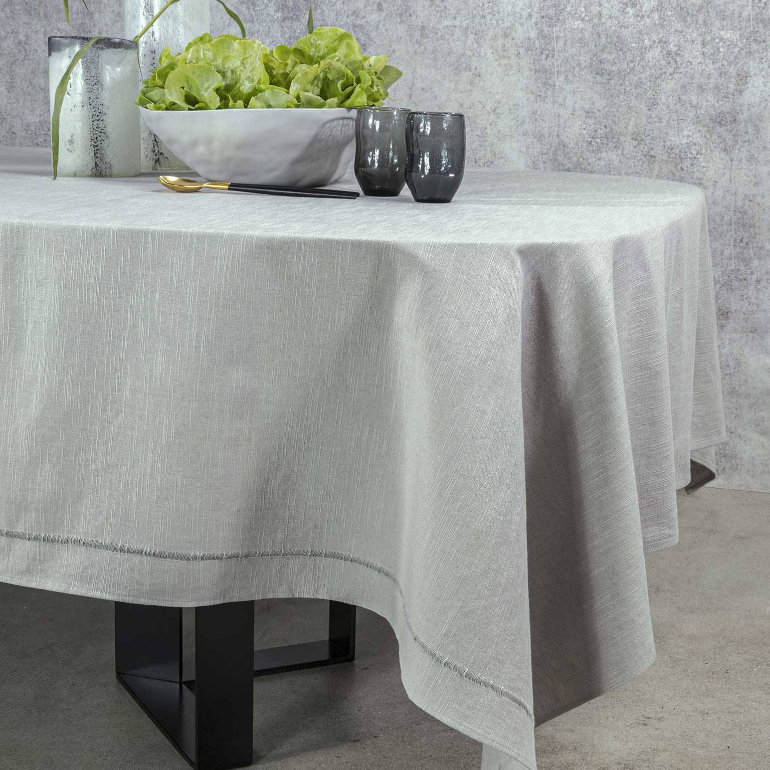LISSOY（リソワ）Rilievo テーブルクロス グレー | LIVING MOTIF｜家具