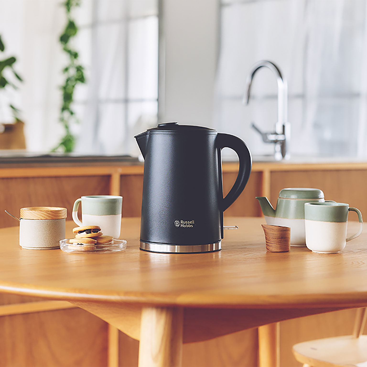 Russell Hobbs（ラッセルホブス）ベーシックケトルプラス ブラック