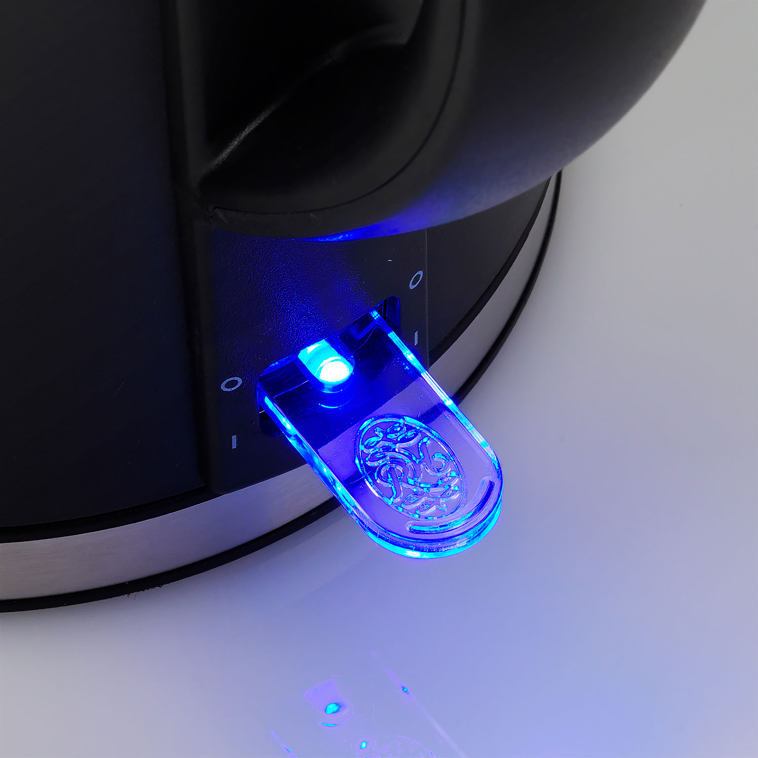 Russell Hobbs（ラッセルホブス）ベーシックケトルプラス ブラック