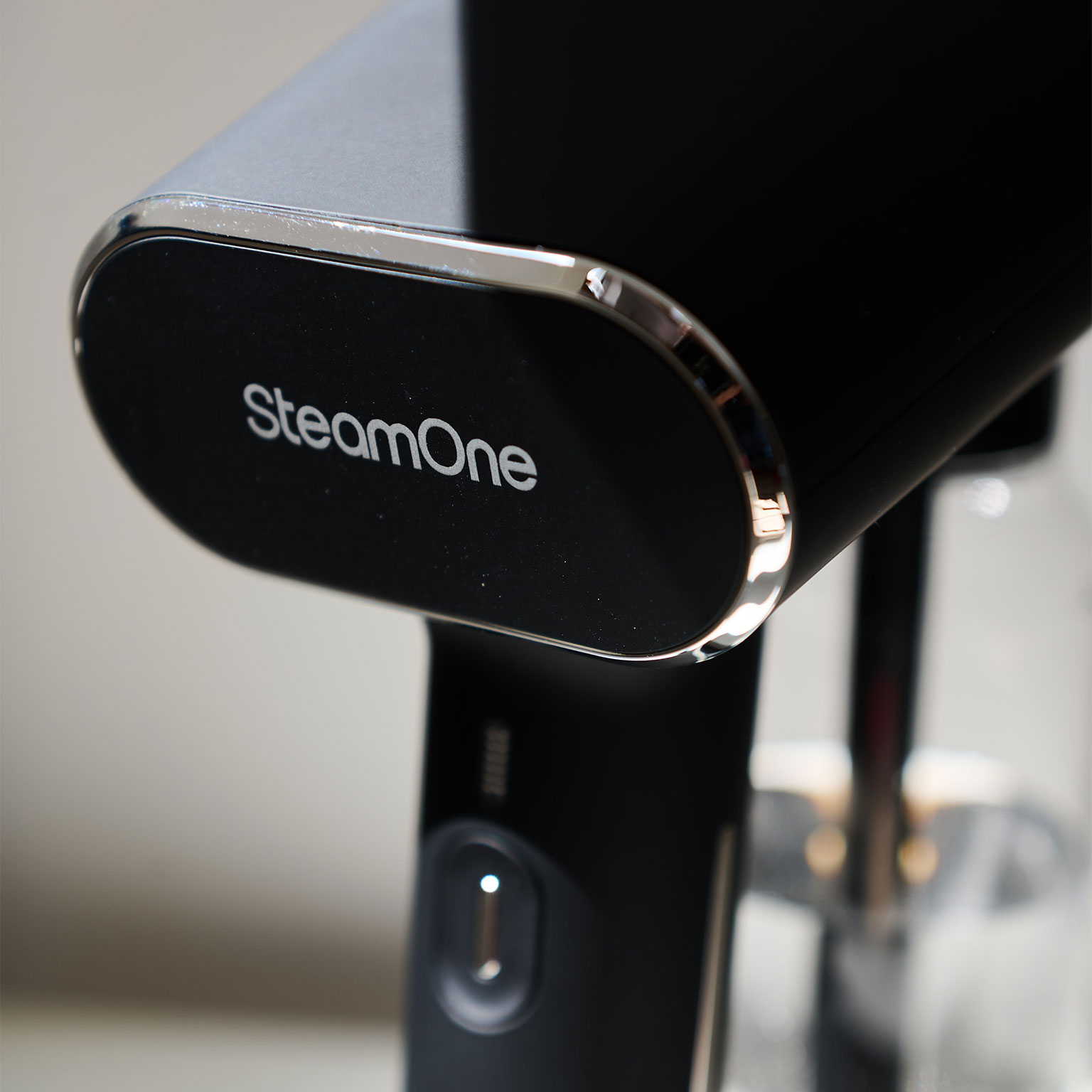 SteamOne（スチームワン）KARL XL 2way ハンディースチーマー ブラック