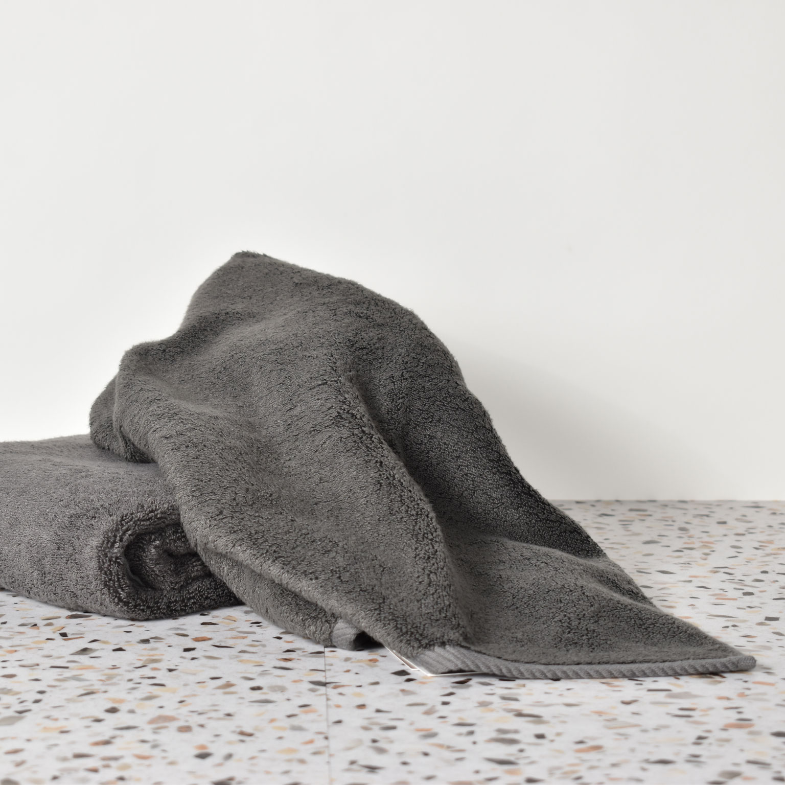 hamam（ハマム）Glam バスタオル ダークグレー | LIVING MOTIF｜家具