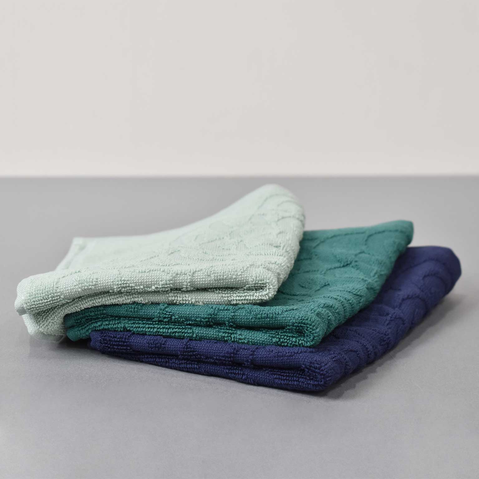 INOUI EDITIONS（イヌイ・エディション）タオル VAGUE 30×50 グリーン