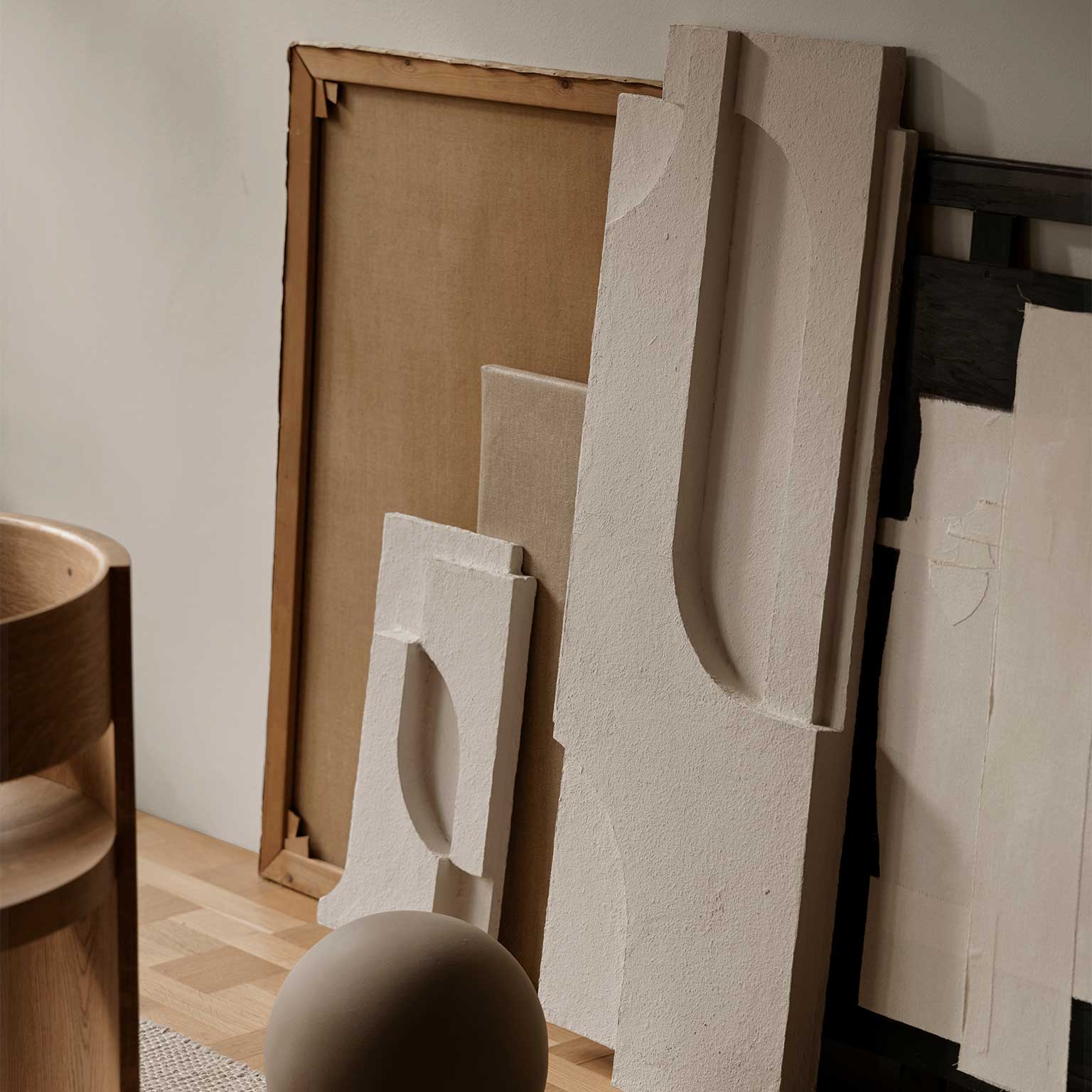 KRISTINA DAM STUDIO（クリスティーナ ダム スタジオ）Serif Relief L