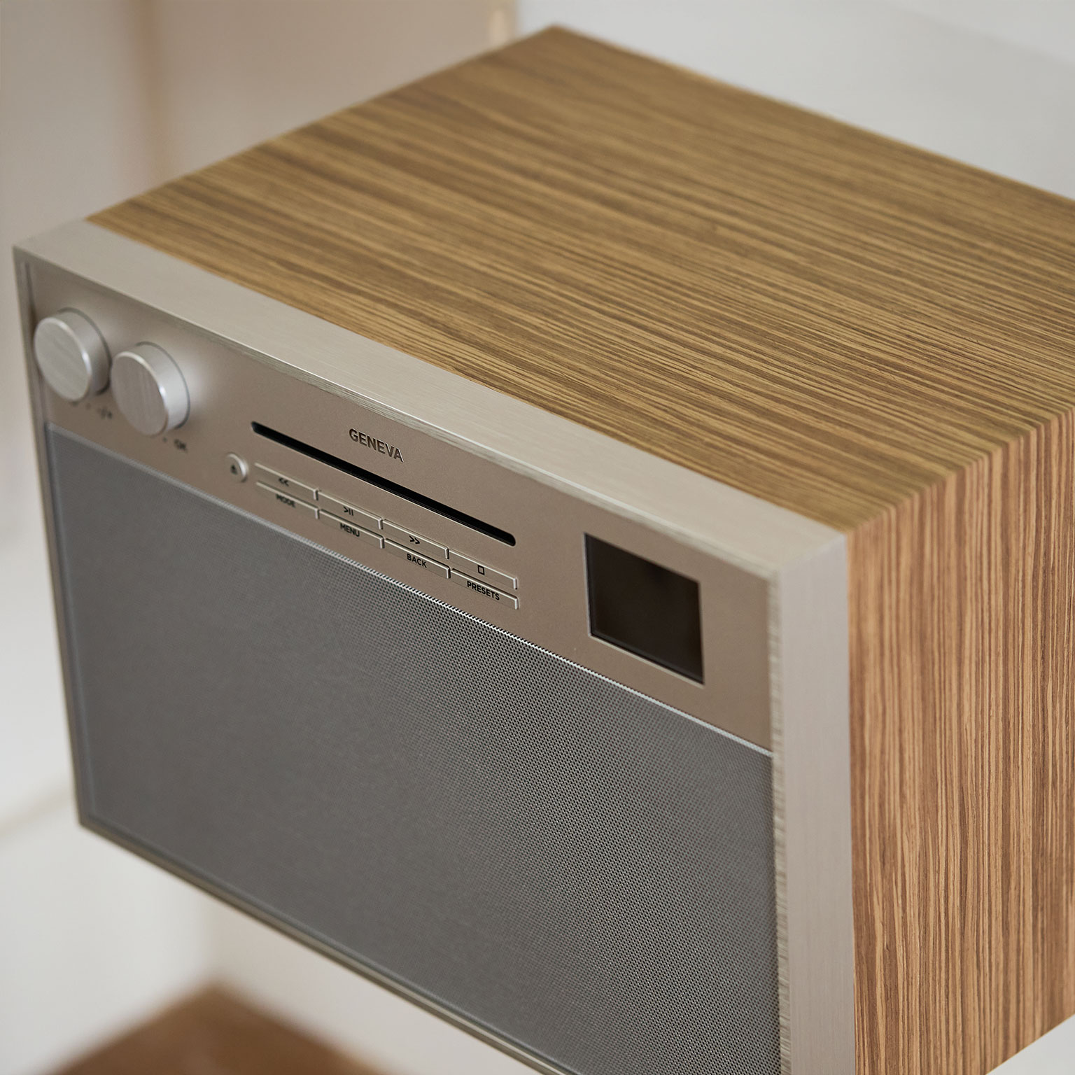 GENEVA スタンド付きスピーカー L ウォールナット GENEVA スタンド付きスピーカー L ウォールナット