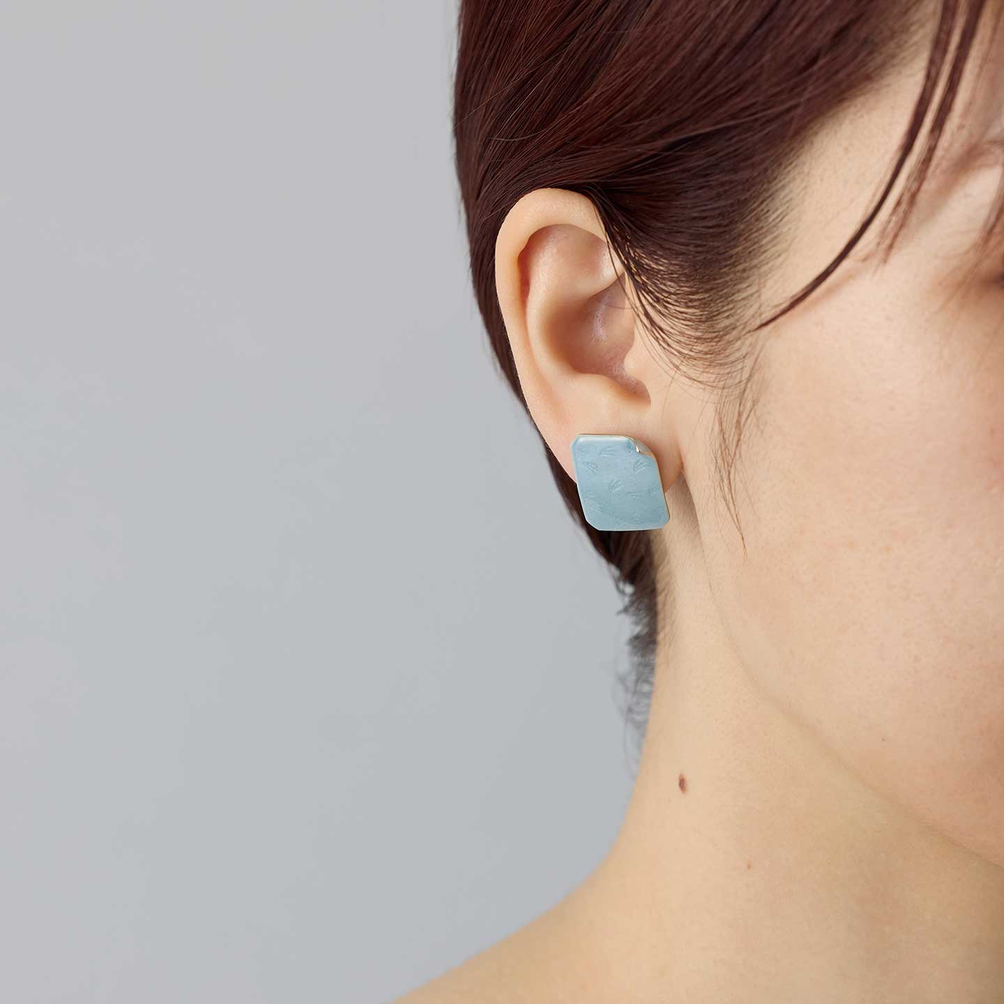 SIRI SIRI（シリシリ）SHIPPO ピアス Page Blue | LIVING MOTIF｜家具