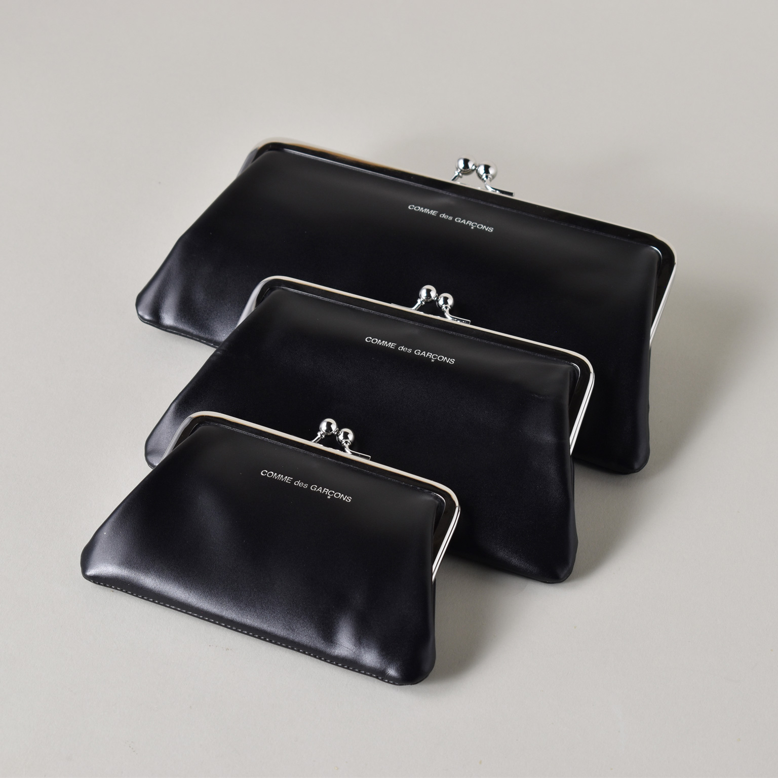 COMME des GARCONS（コム デ ギャルソン）KISS CLASP がま口財布