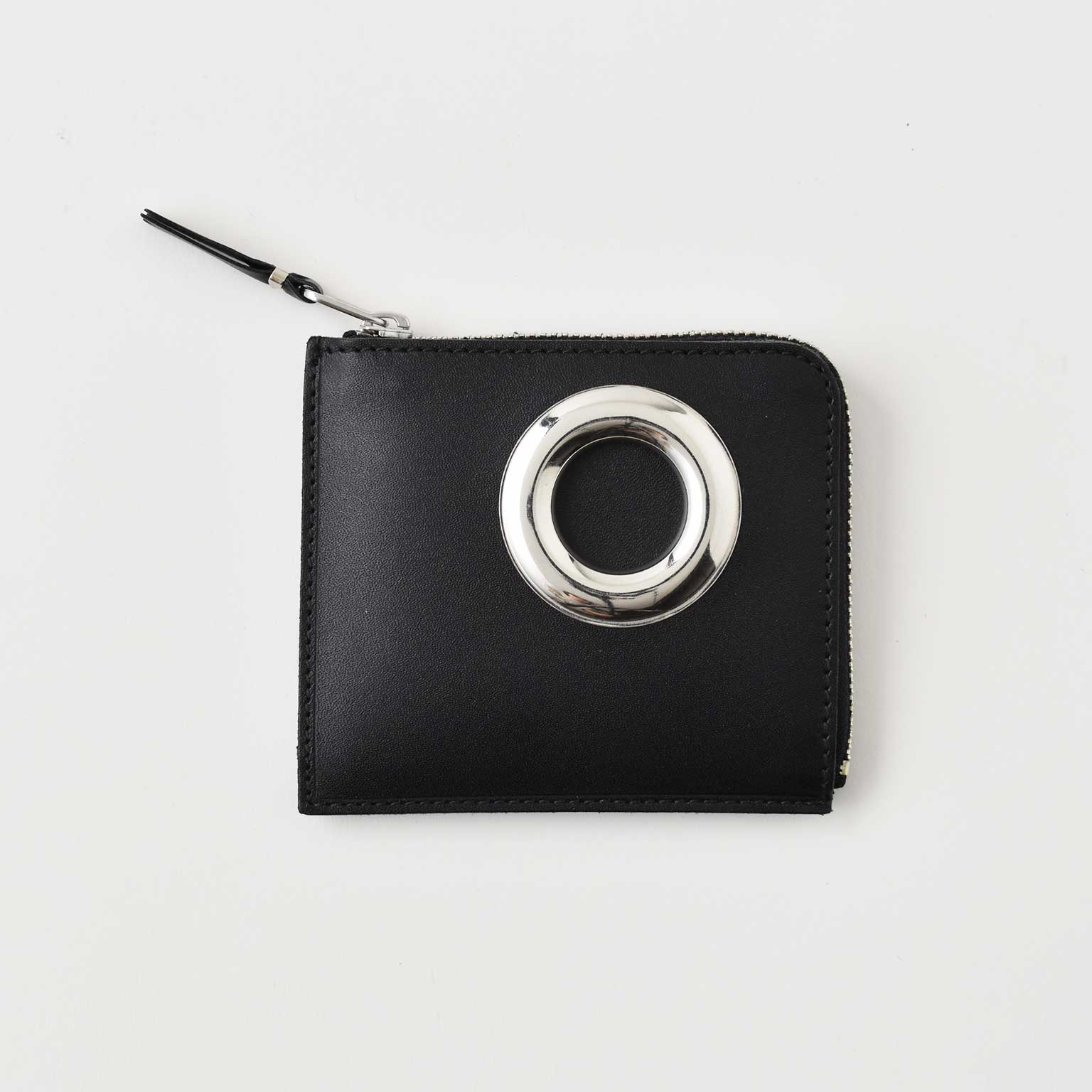 COMME des GARCONS（コム デ ギャルソン）SILVER EYELET L字型ZIP財布