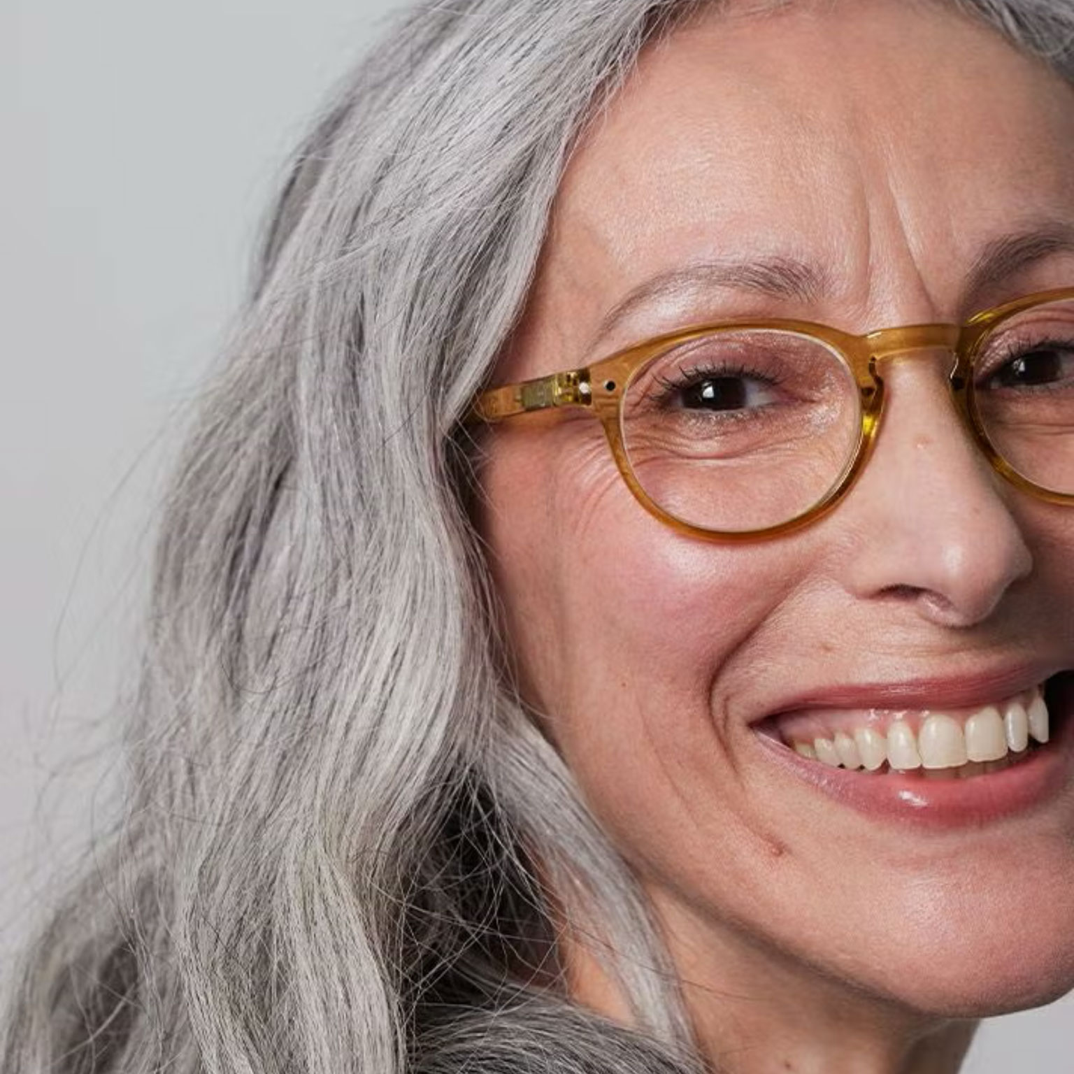 IZIPIZI（イジピジ）READING GLASSES #A Golden Green +2.5 | LIVING