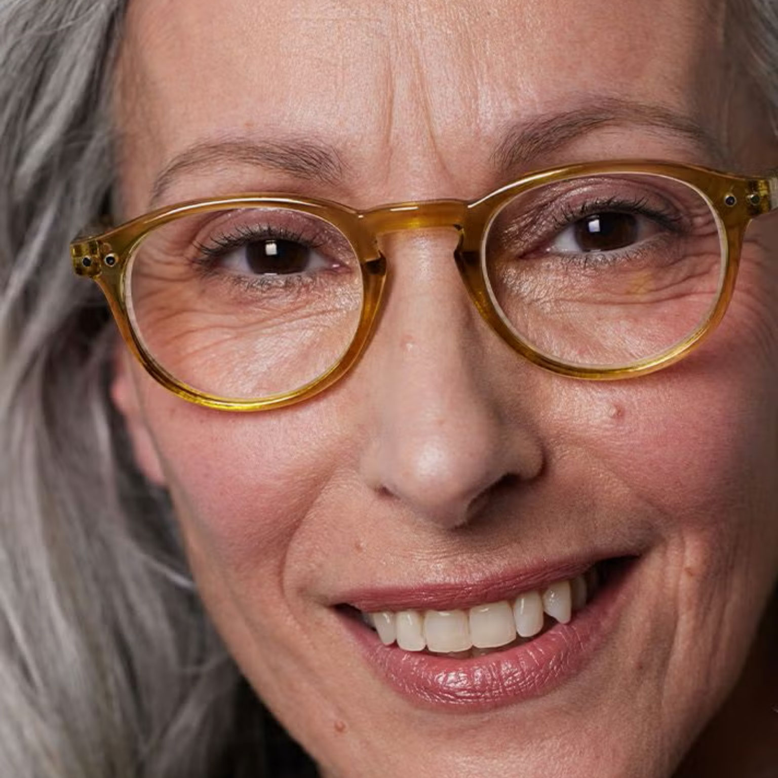 aoiポピー IZIPIZI（イジピジ）READING GLASSES #A Golden Green +2.5 | LIVING